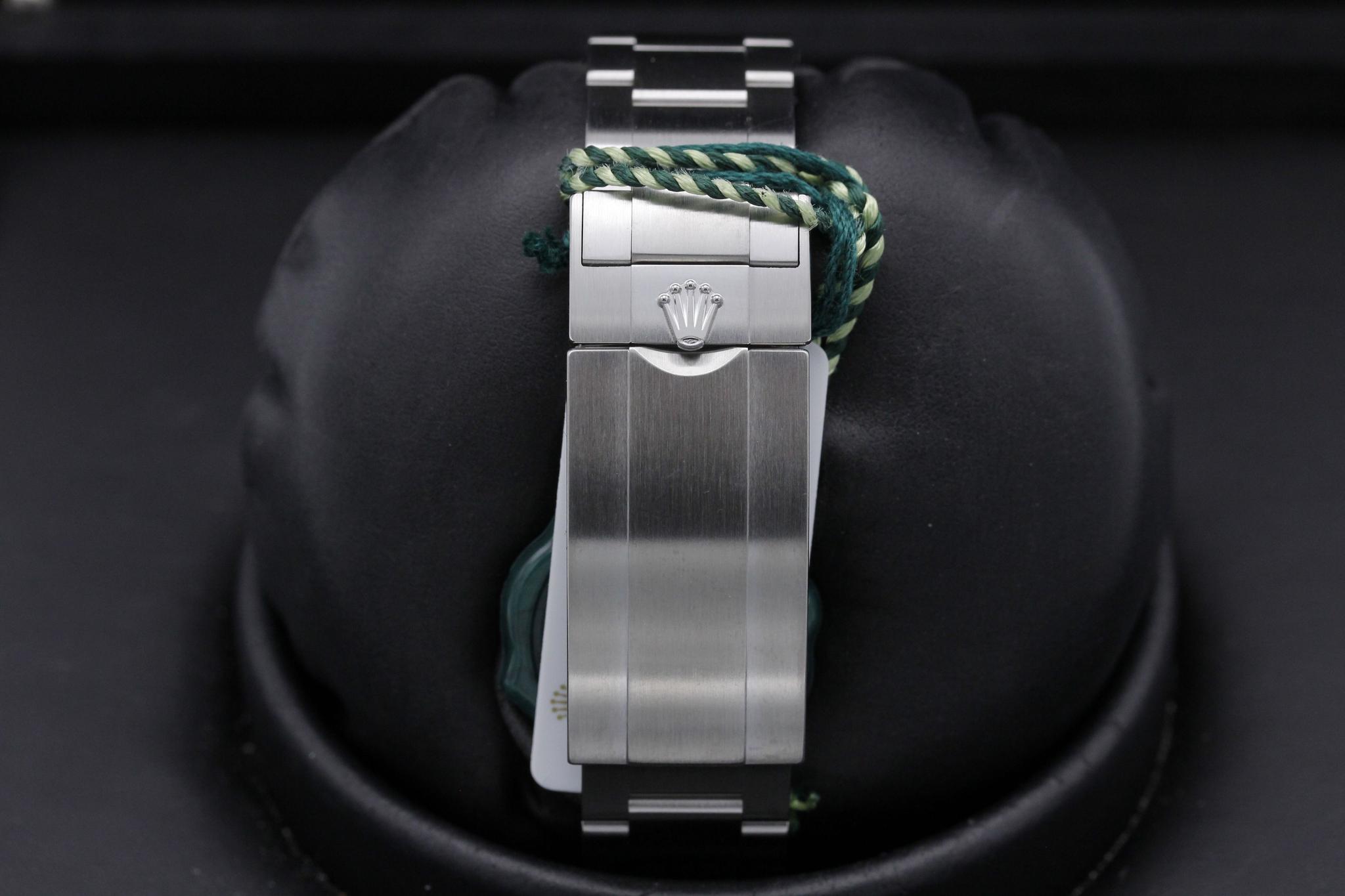 Watch Image 8