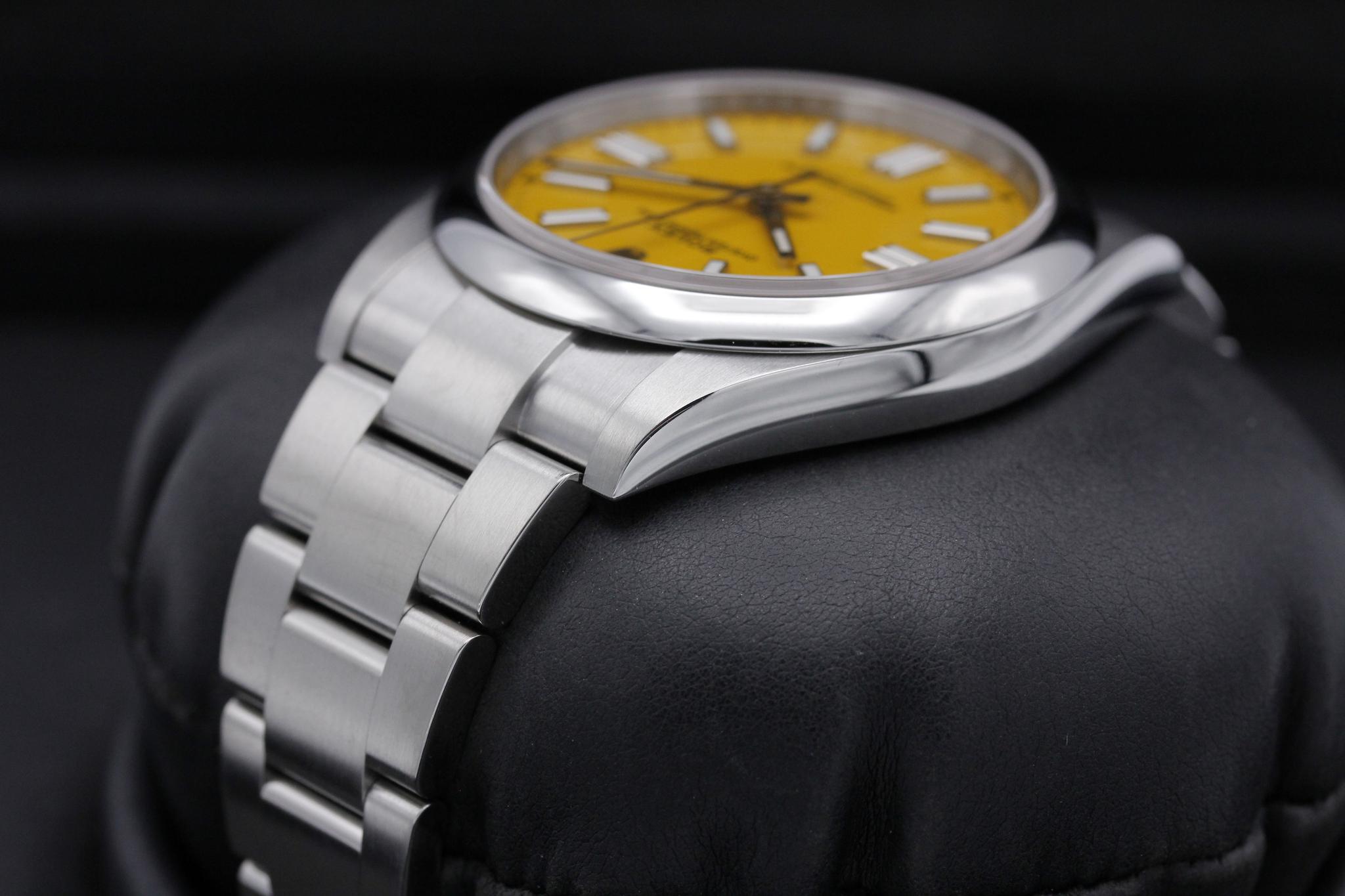 Watch Image 5