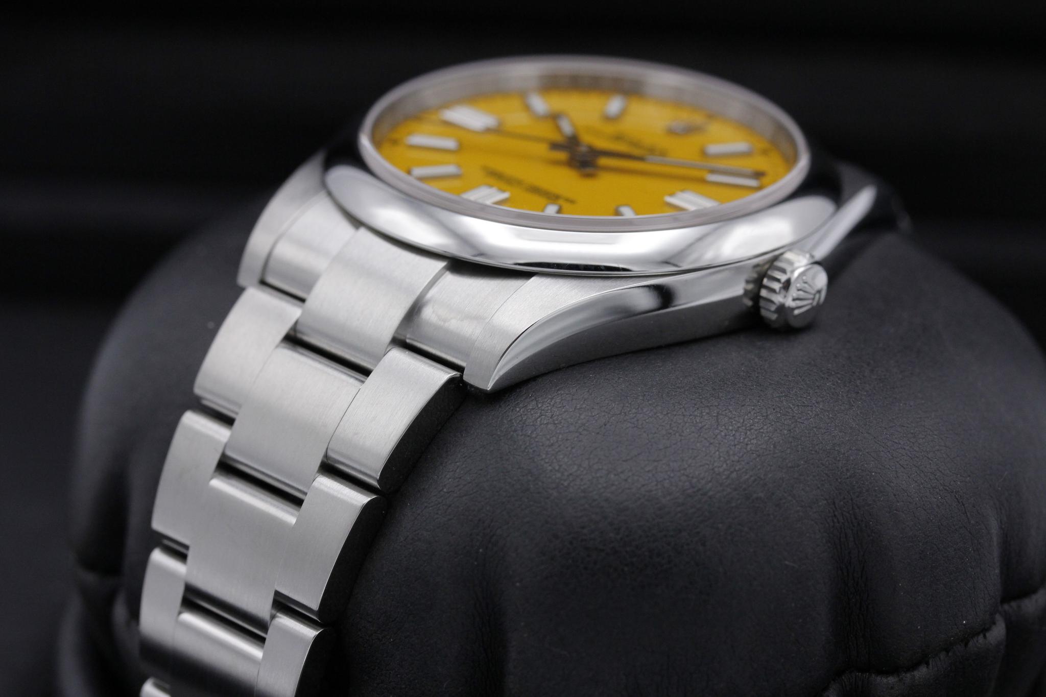 Watch Image 2