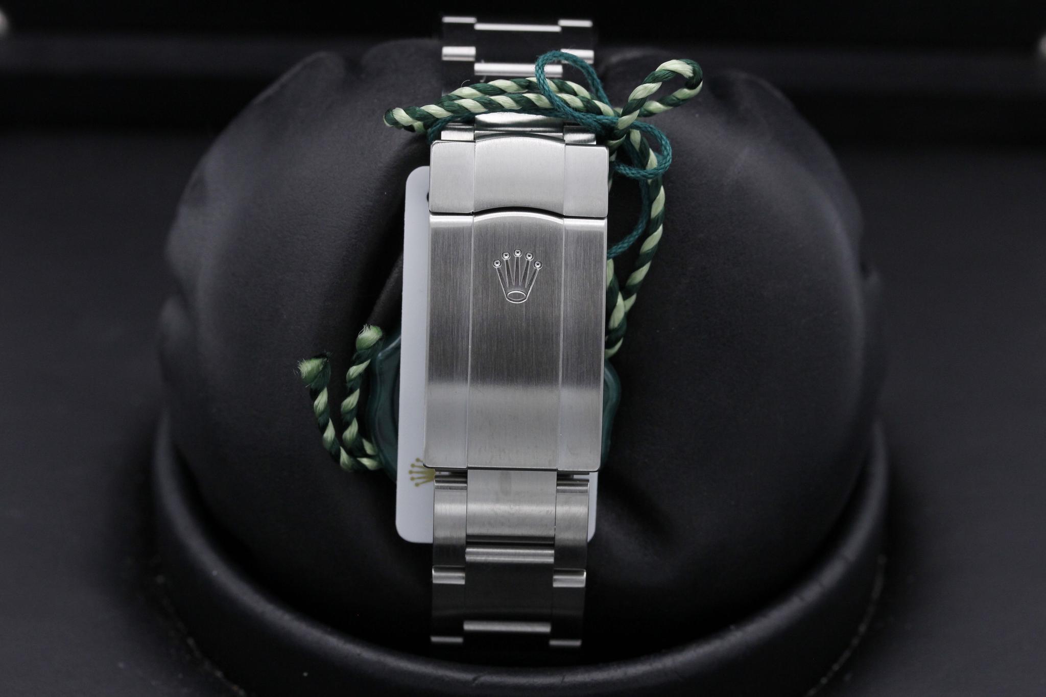 Watch Image 8