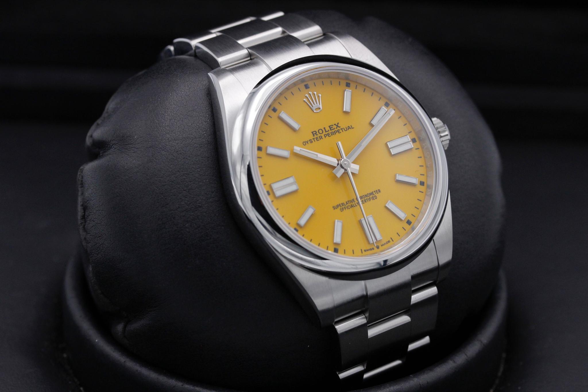 Watch Image 10