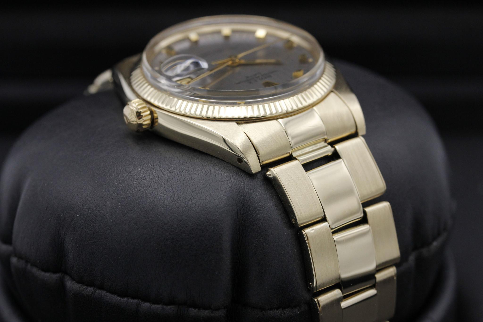 Watch Image 4