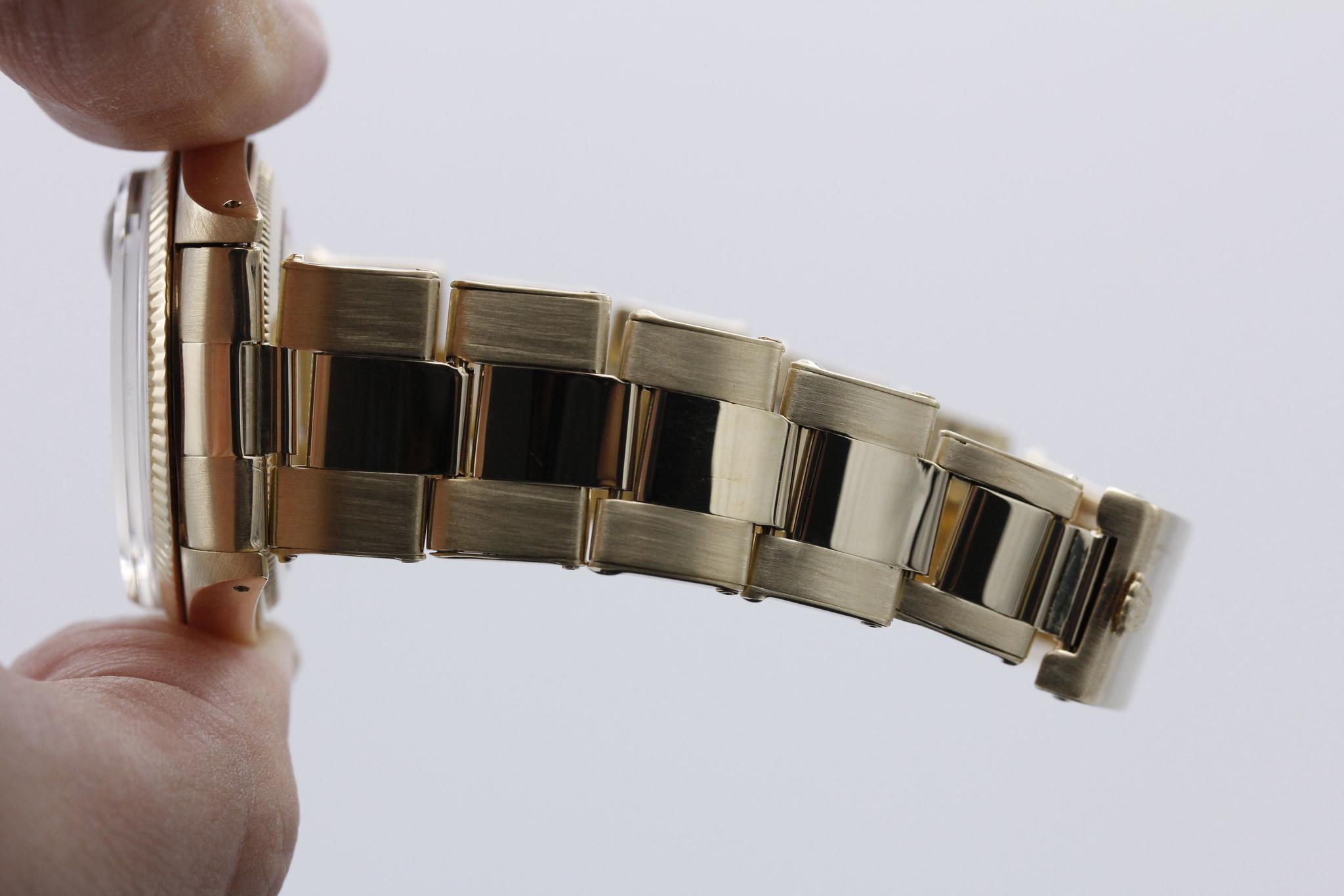 Watch Image 13