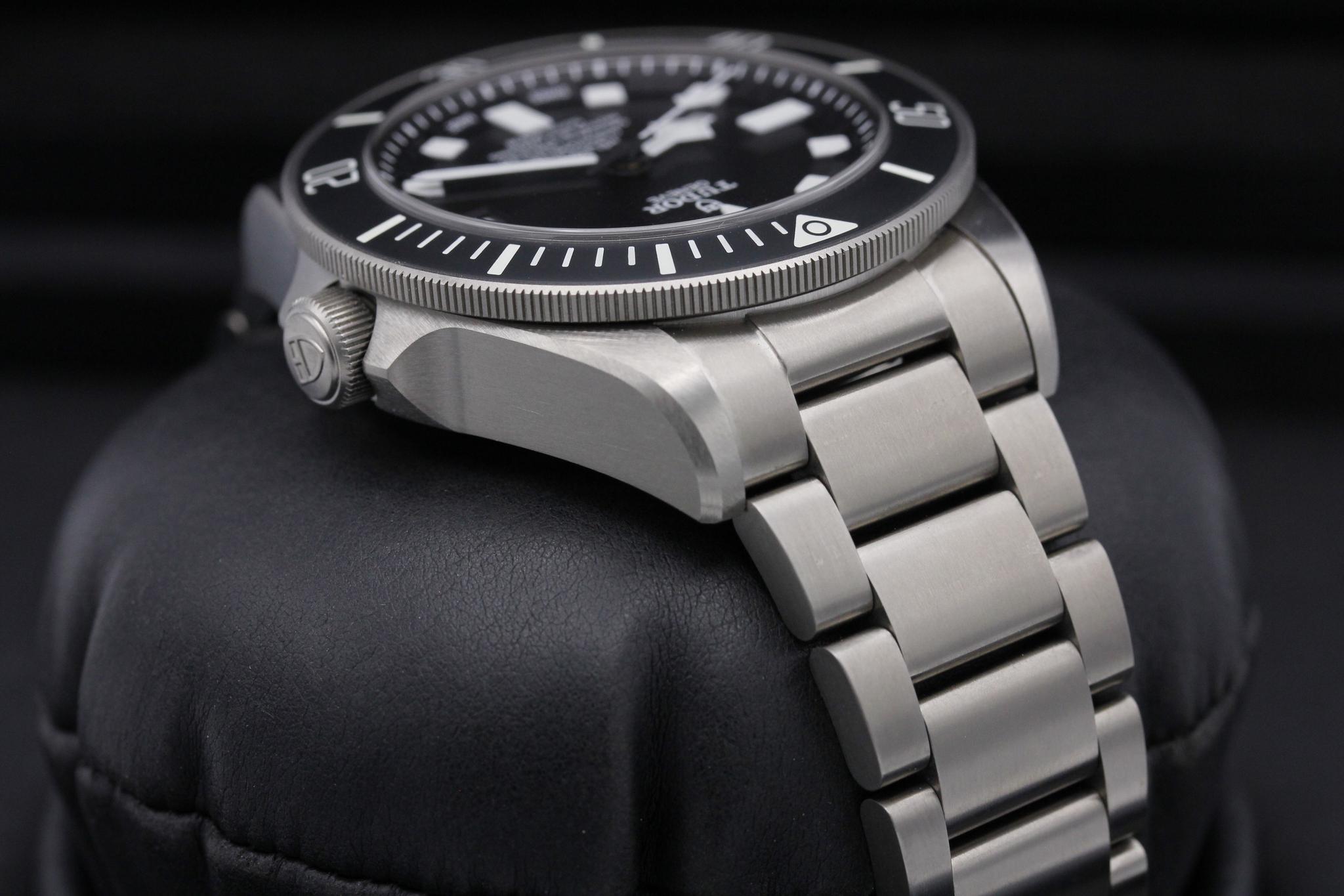 Watch Image 4