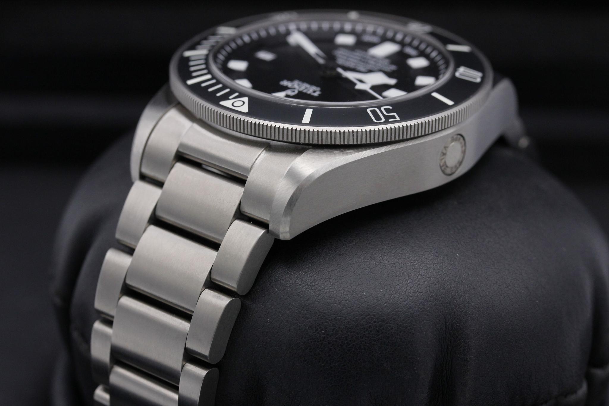 Watch Image 5