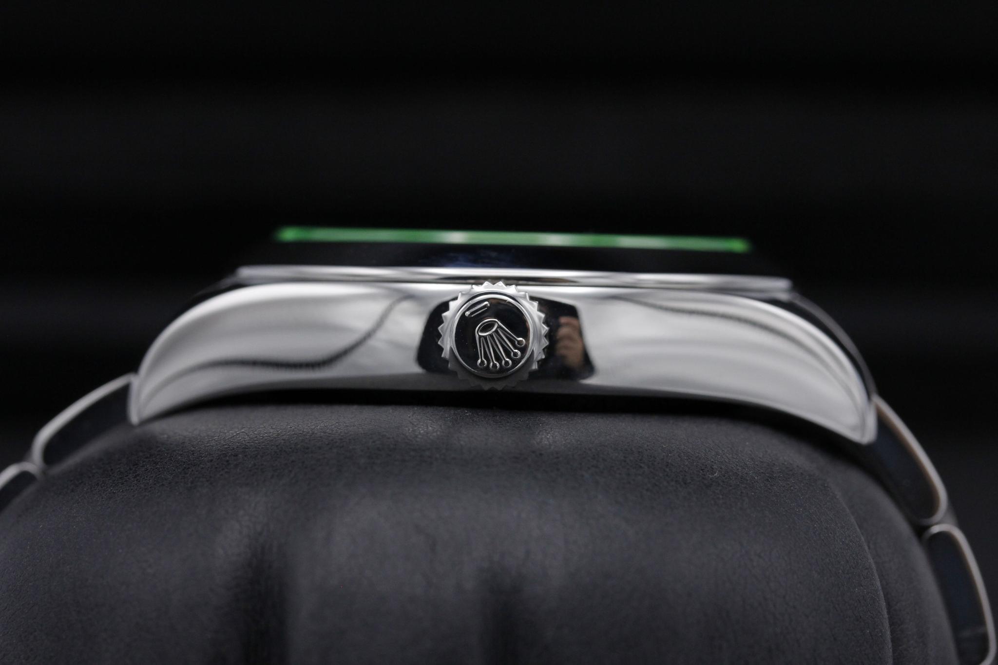 Watch Image 3
