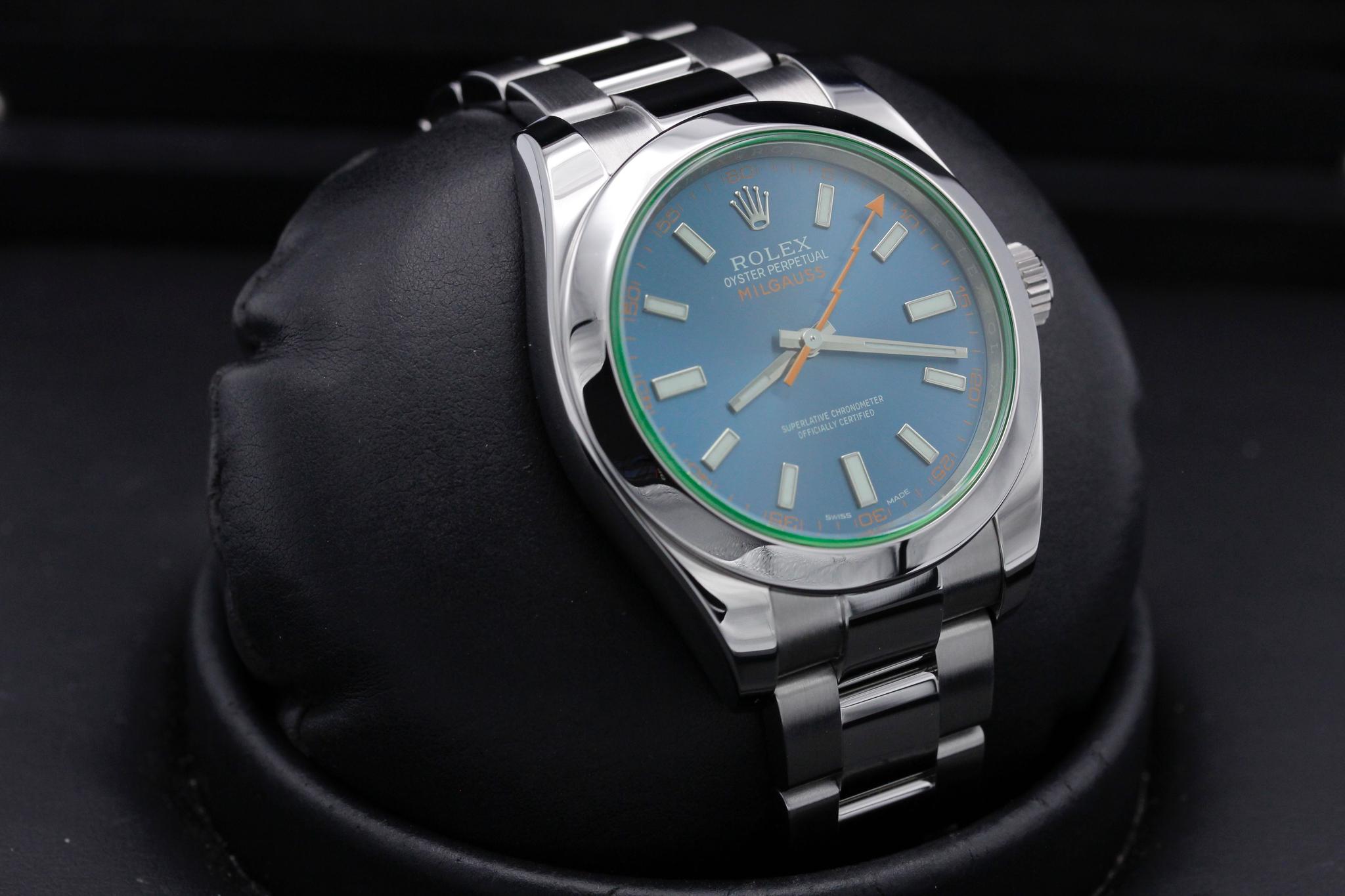 Watch Image 10