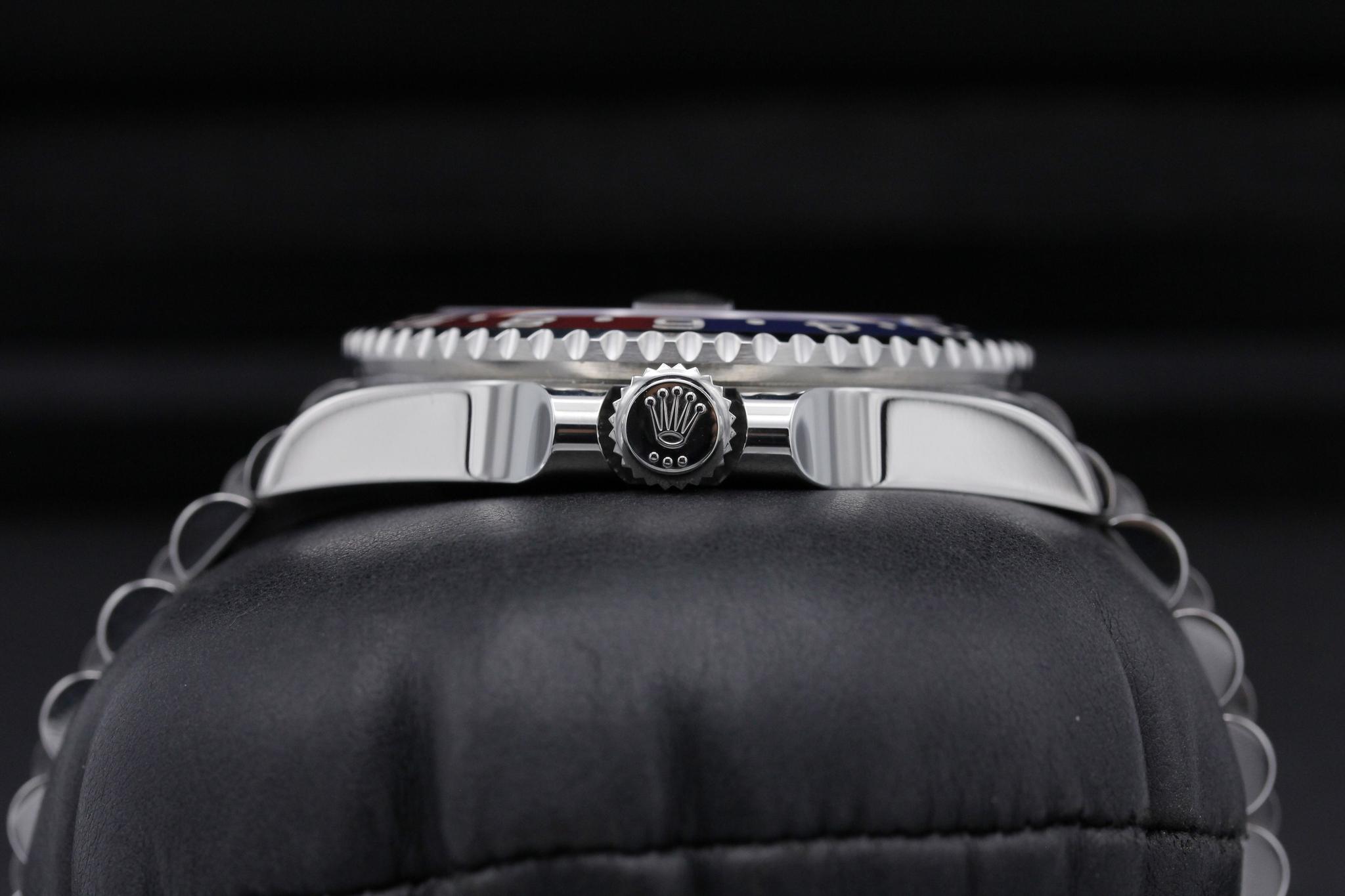 Watch Image 3