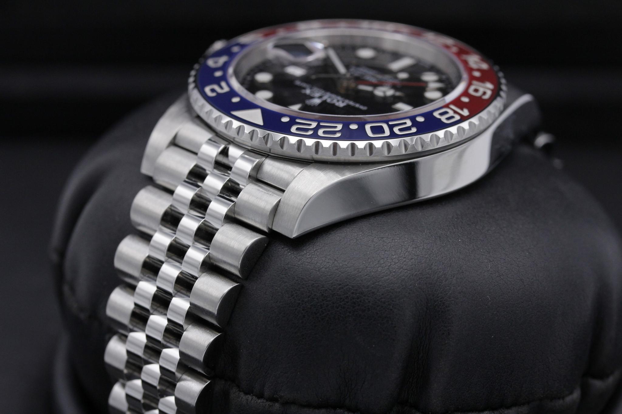 Watch Image 5