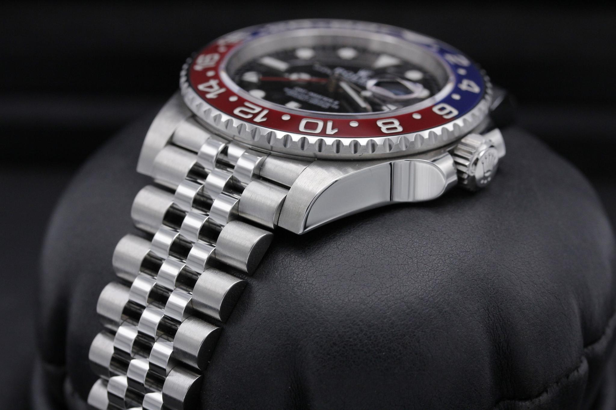 Watch Image 2