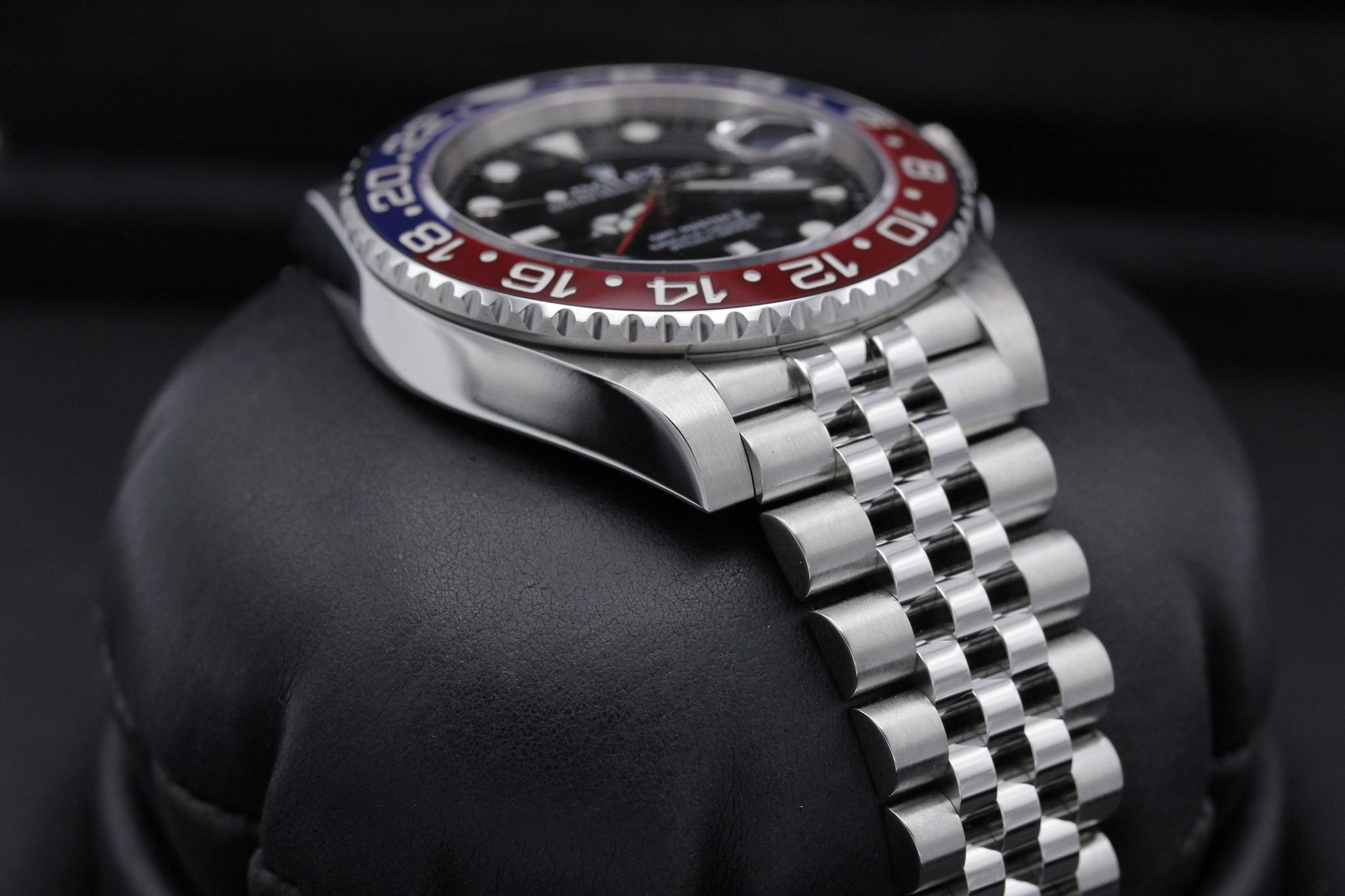Watch Image 6