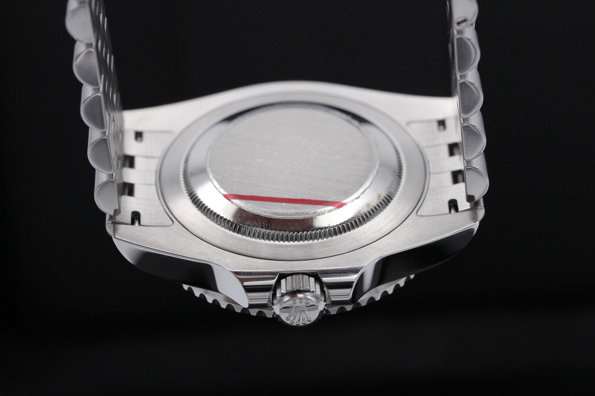 Watch Image 7