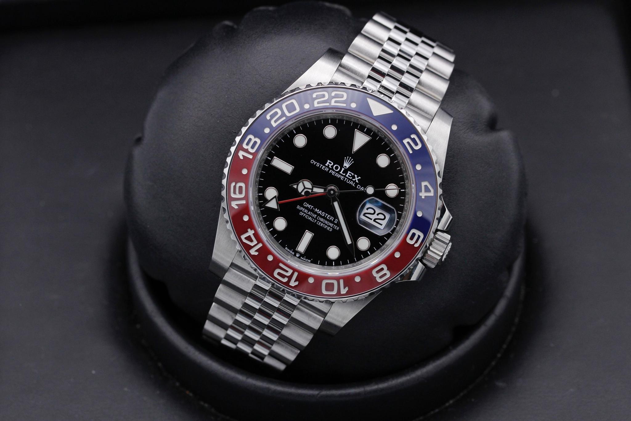 Watch Image 9