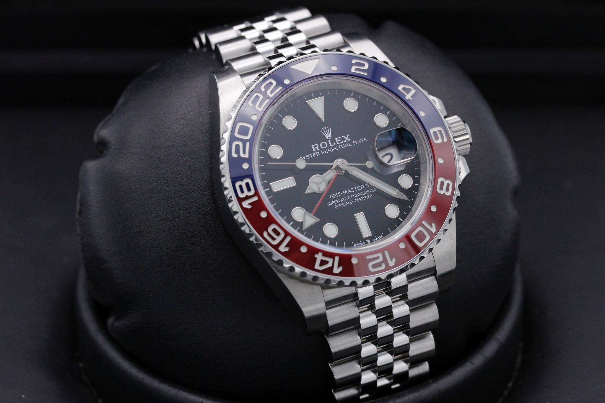 Watch Image 10