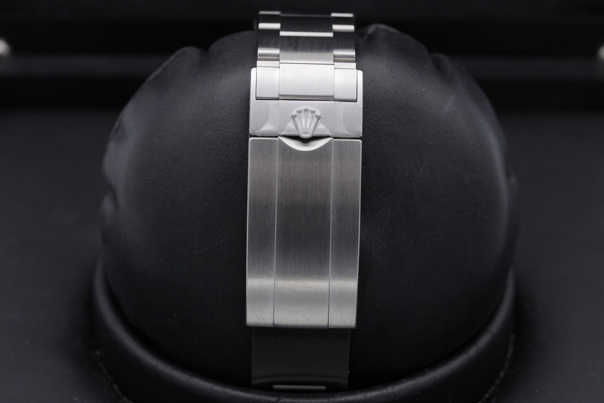 Watch Image 8