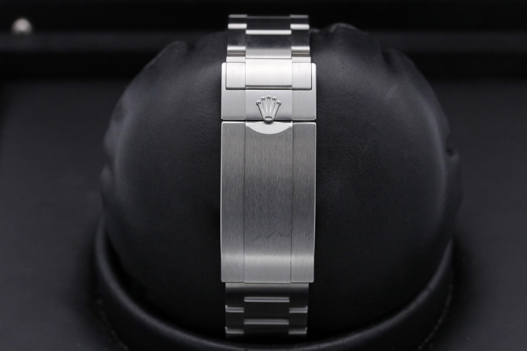 Watch Image 8