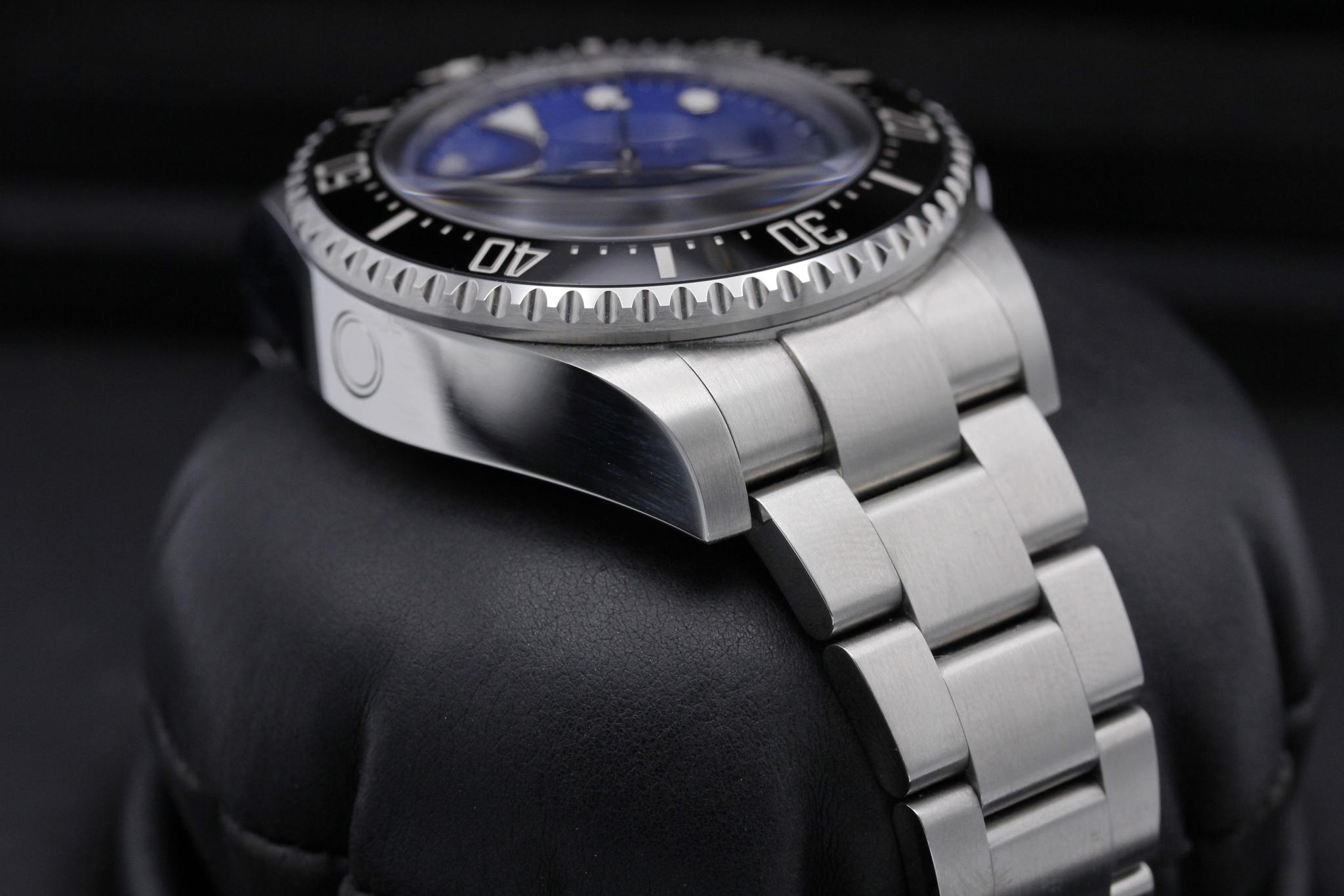 Watch Image 6