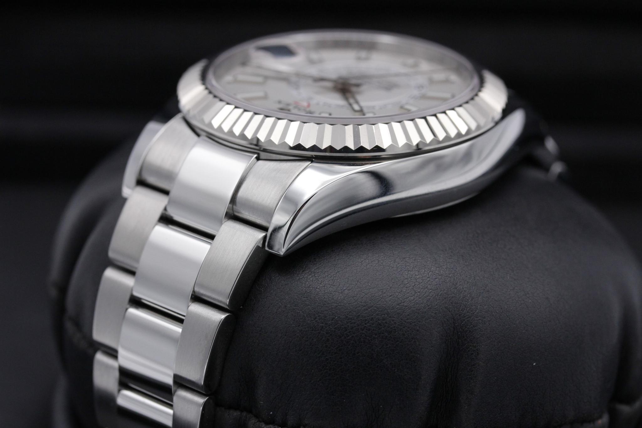 Watch Image 5