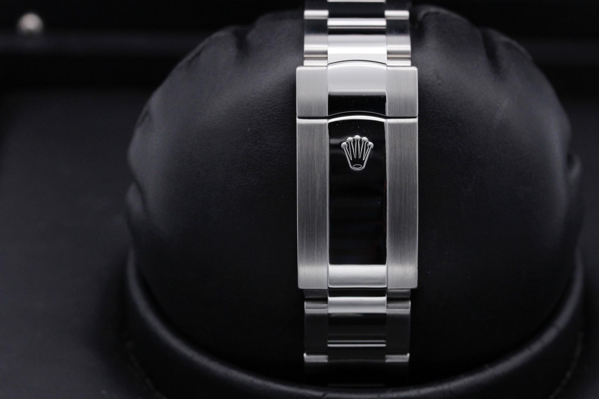 Watch Image 8