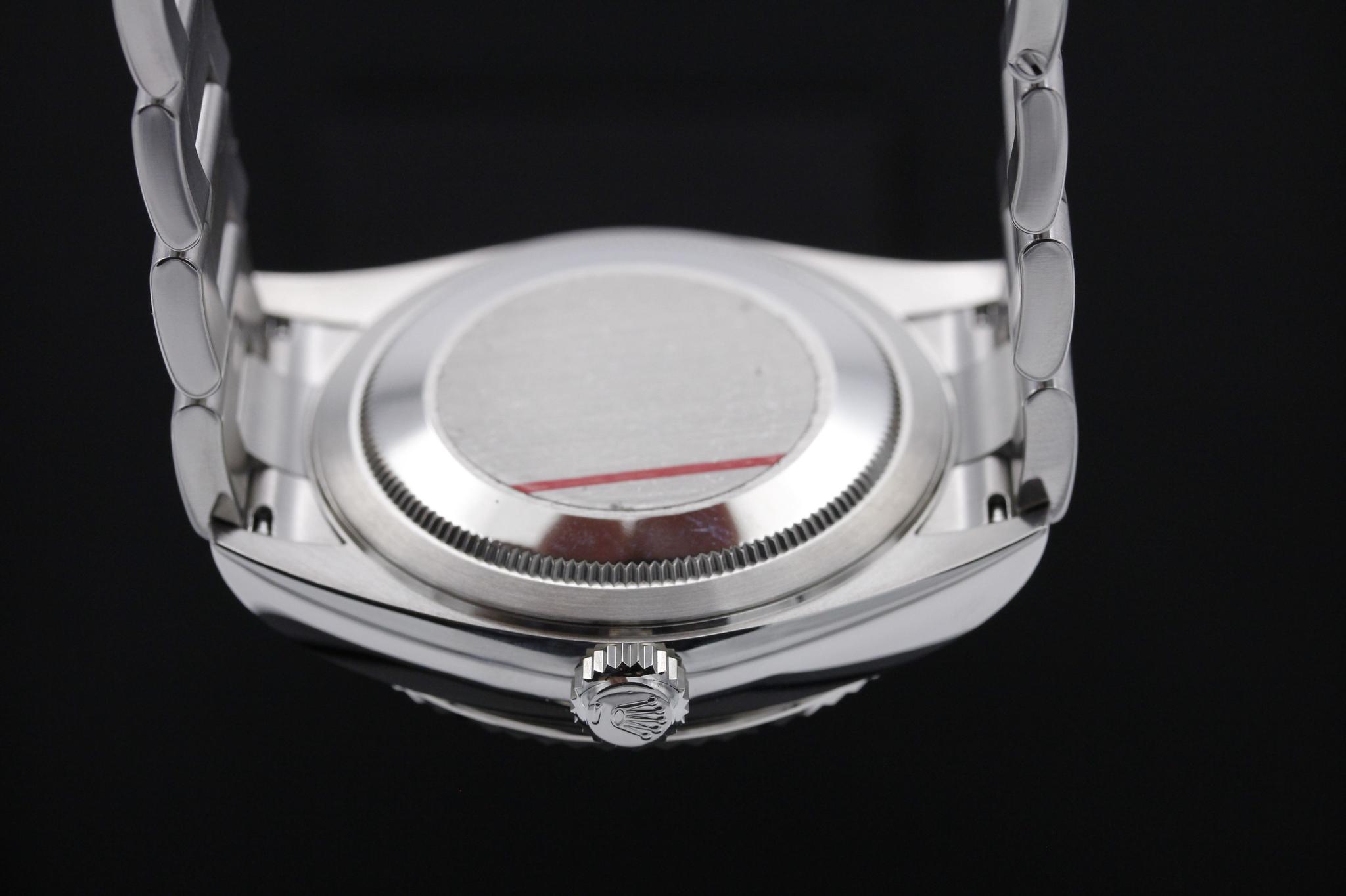 Watch Image 7
