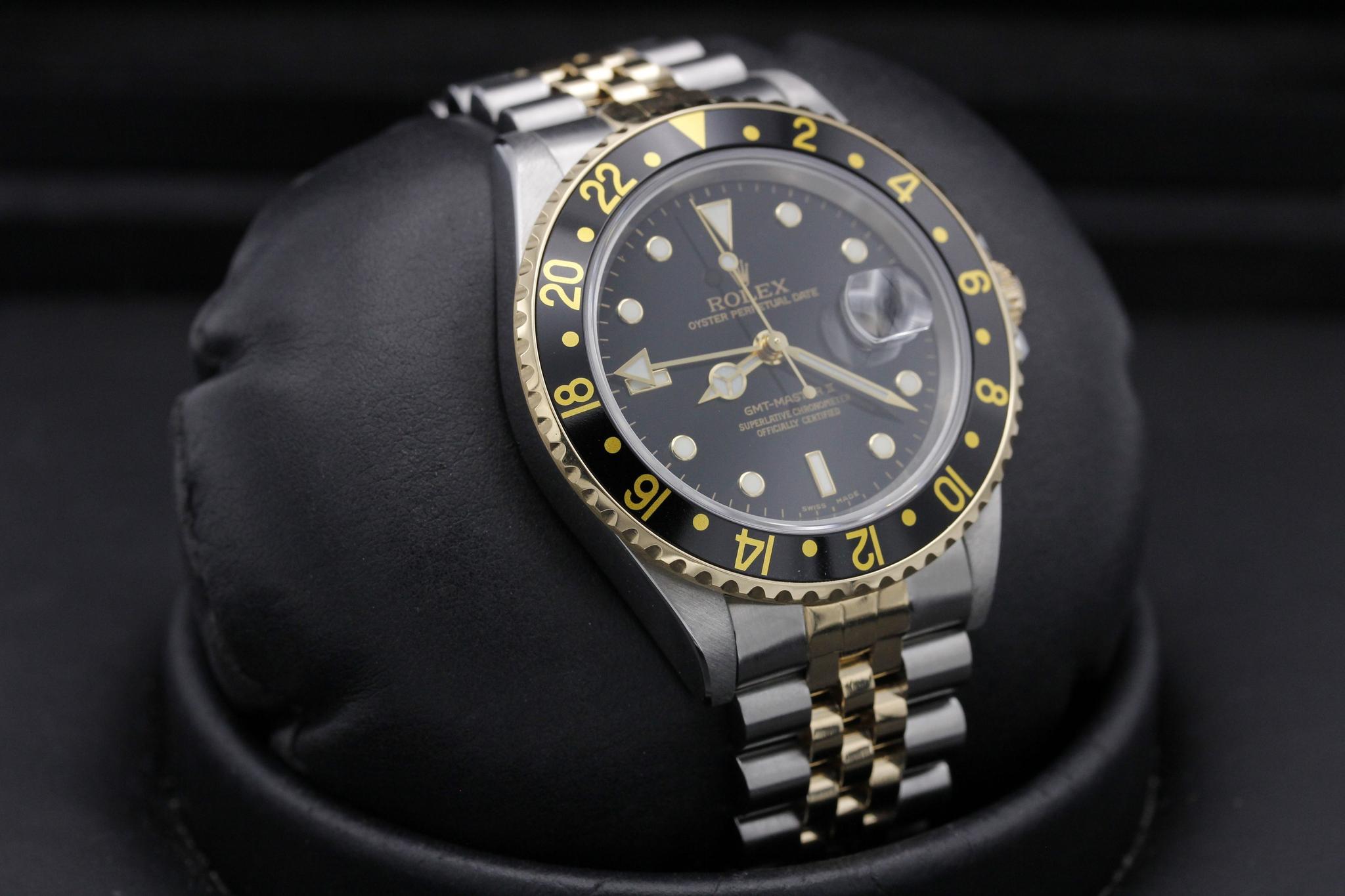 Watch Image 12