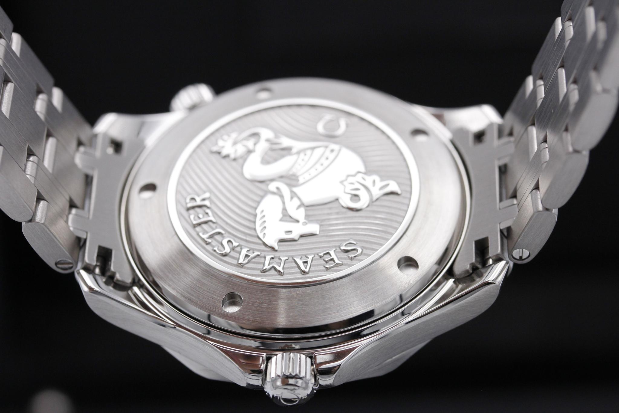 Watch Image 6