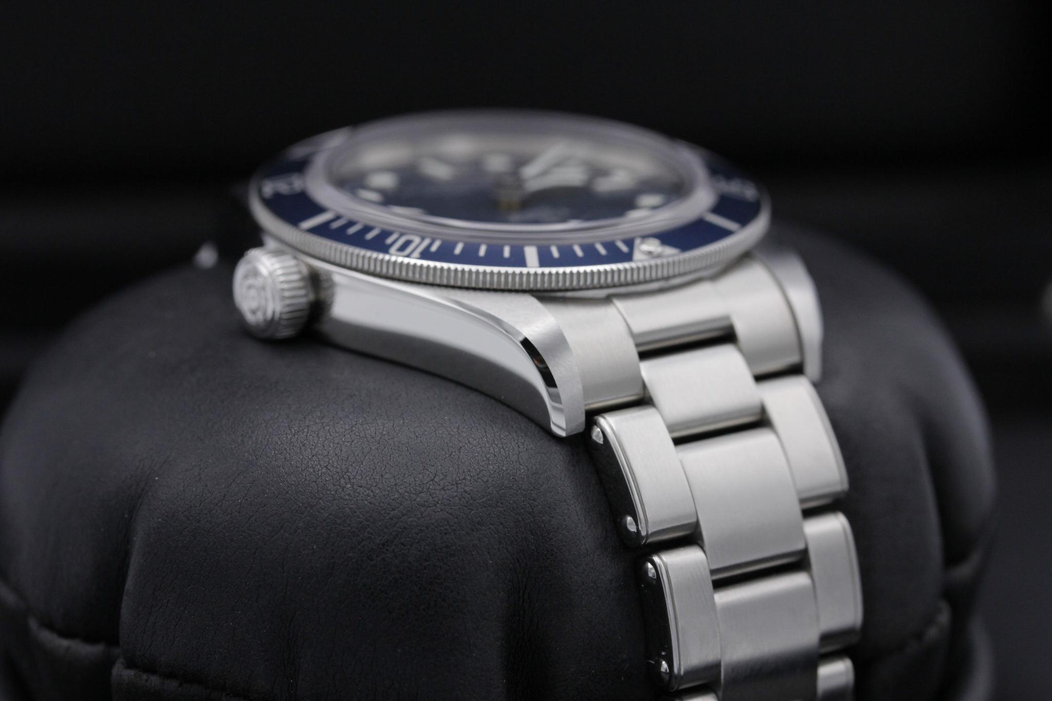Watch Image 4