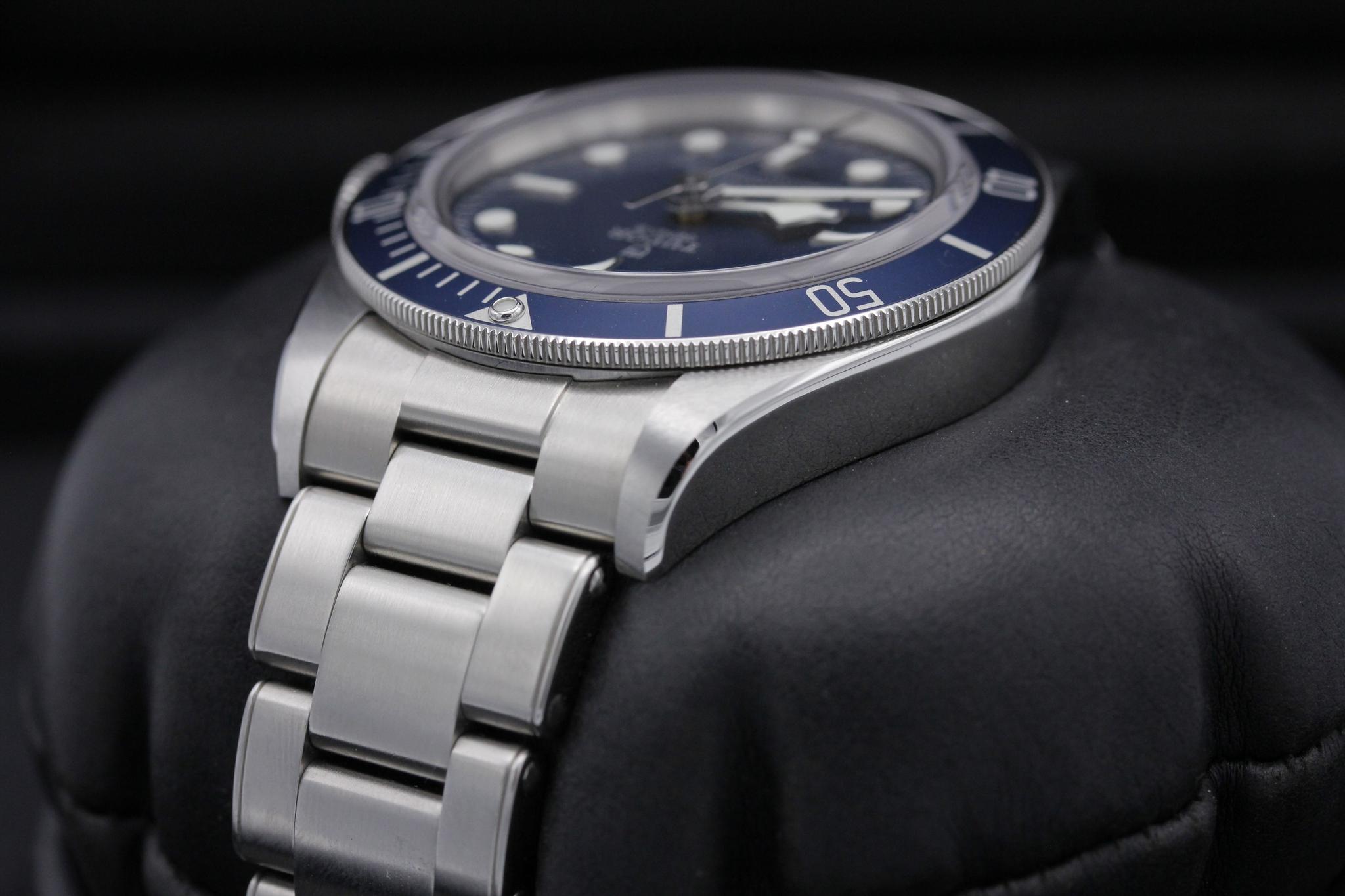 Watch Image 5