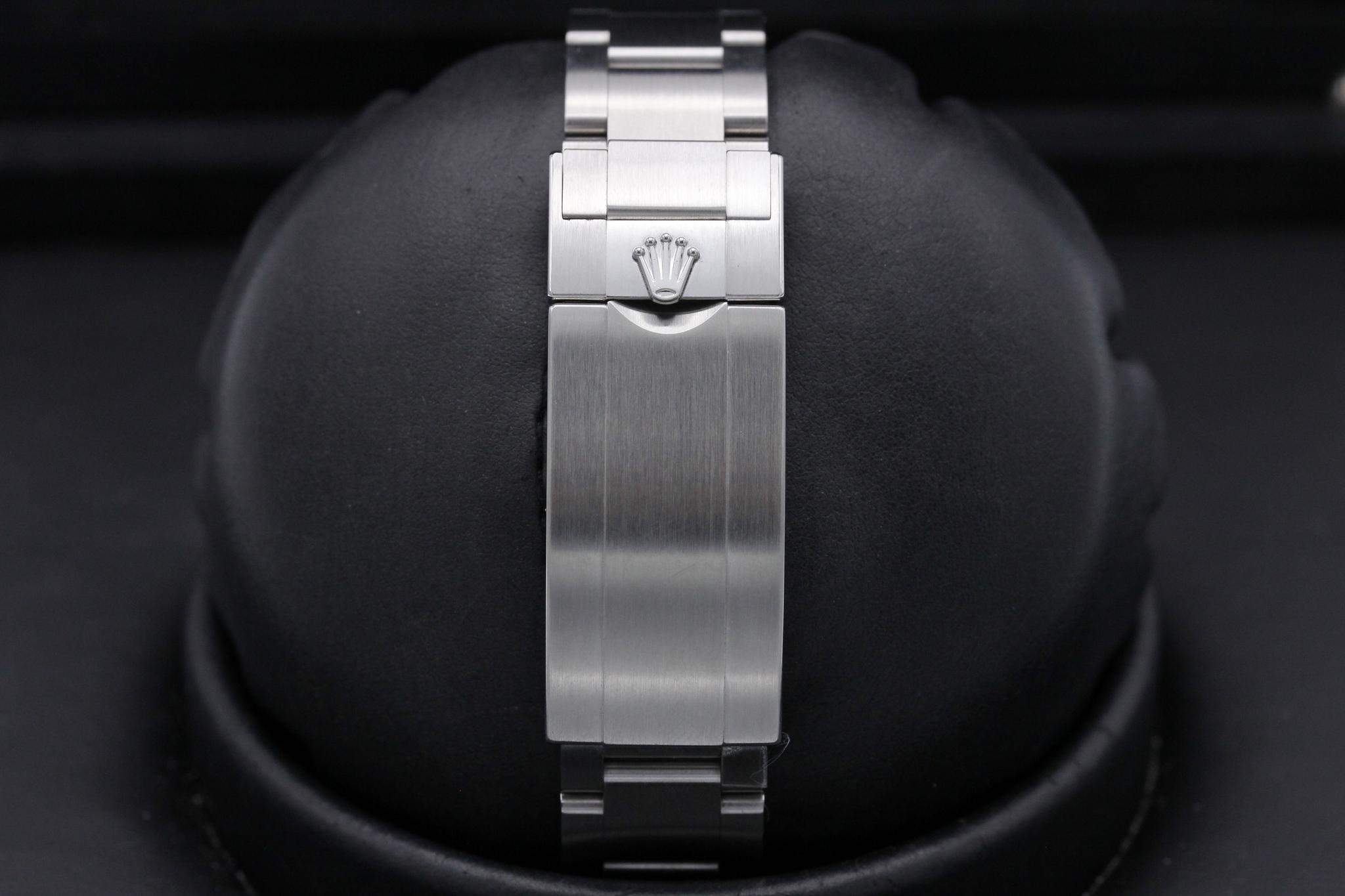 Watch Image 8