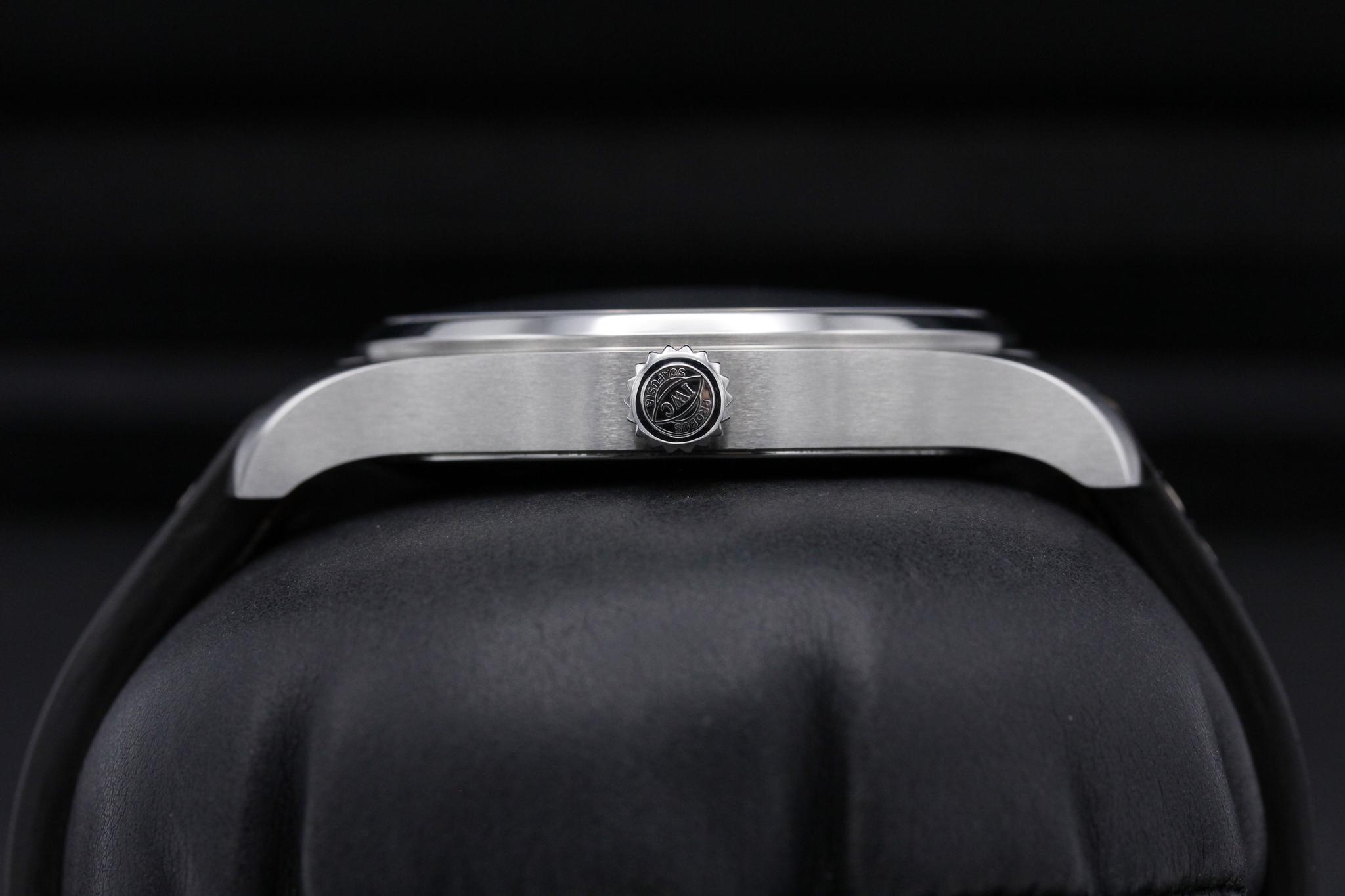 Watch Image 3