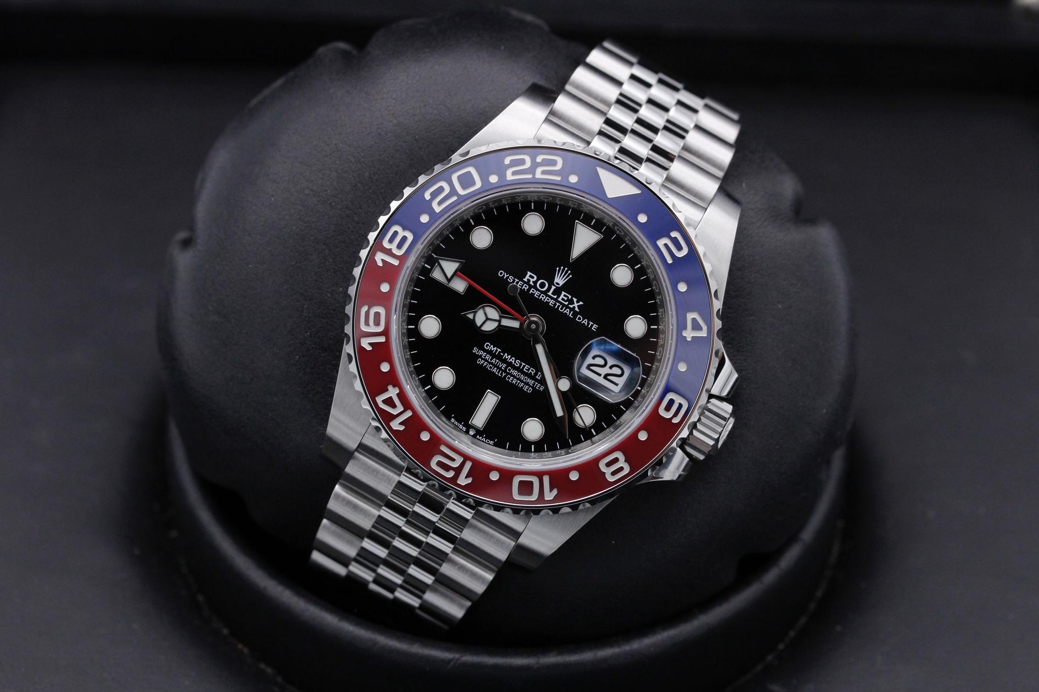 Watch Image 9