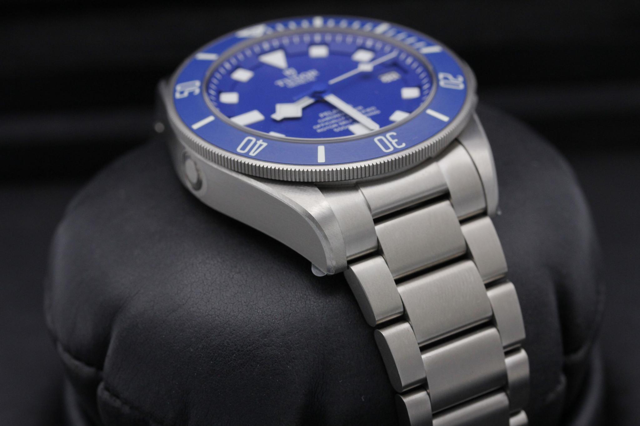 Watch Image 6