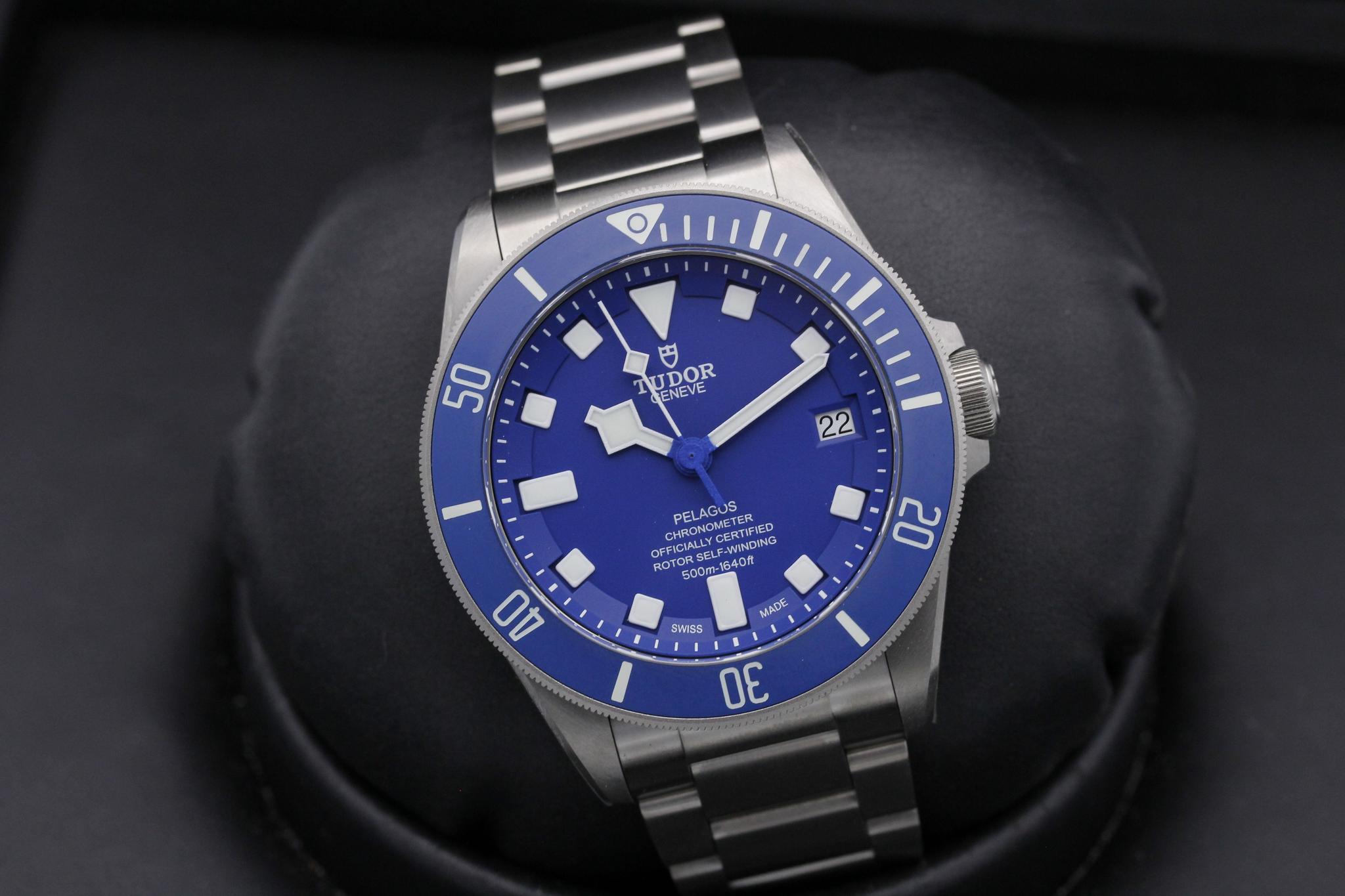Watch Image 10