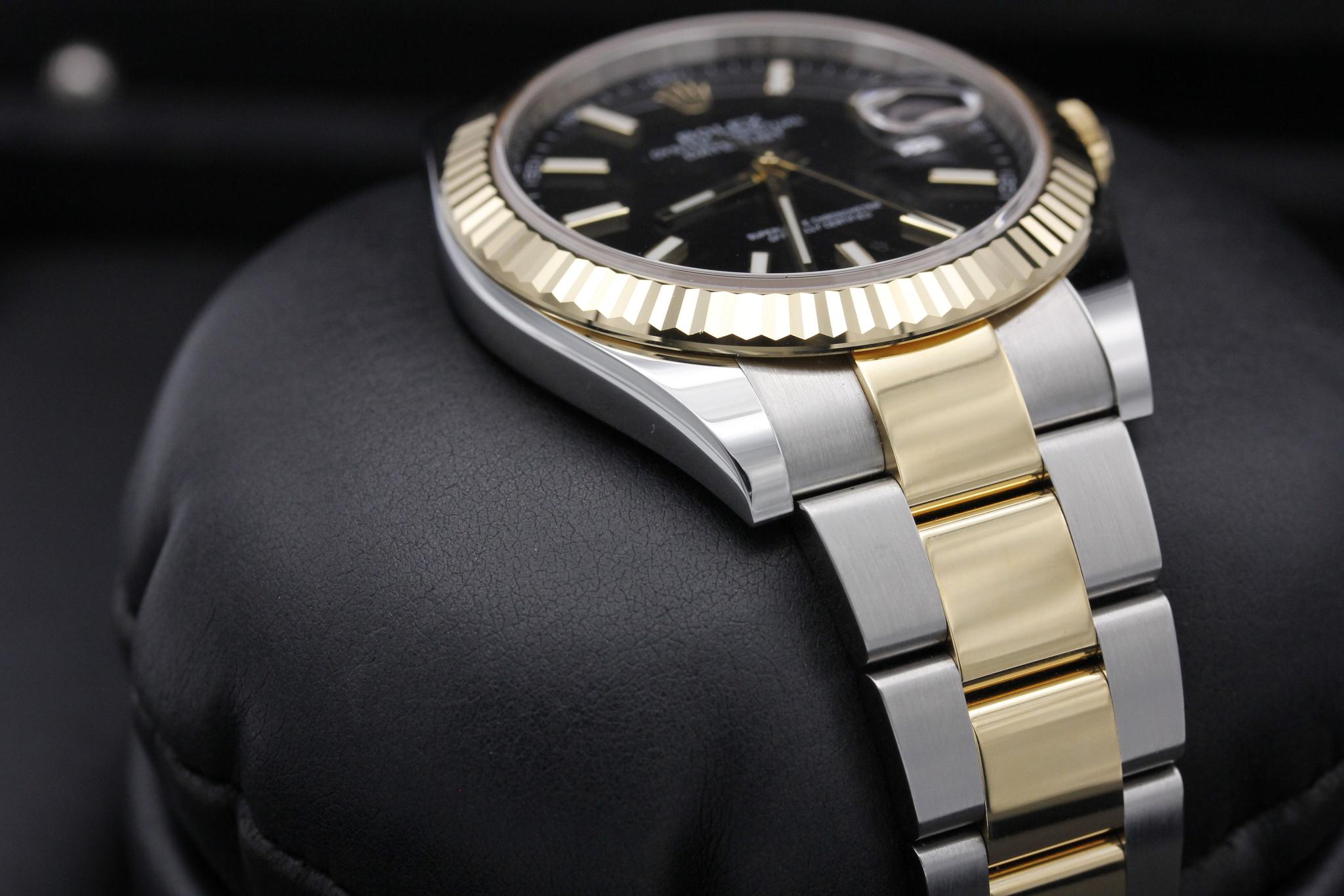 Watch Image 6