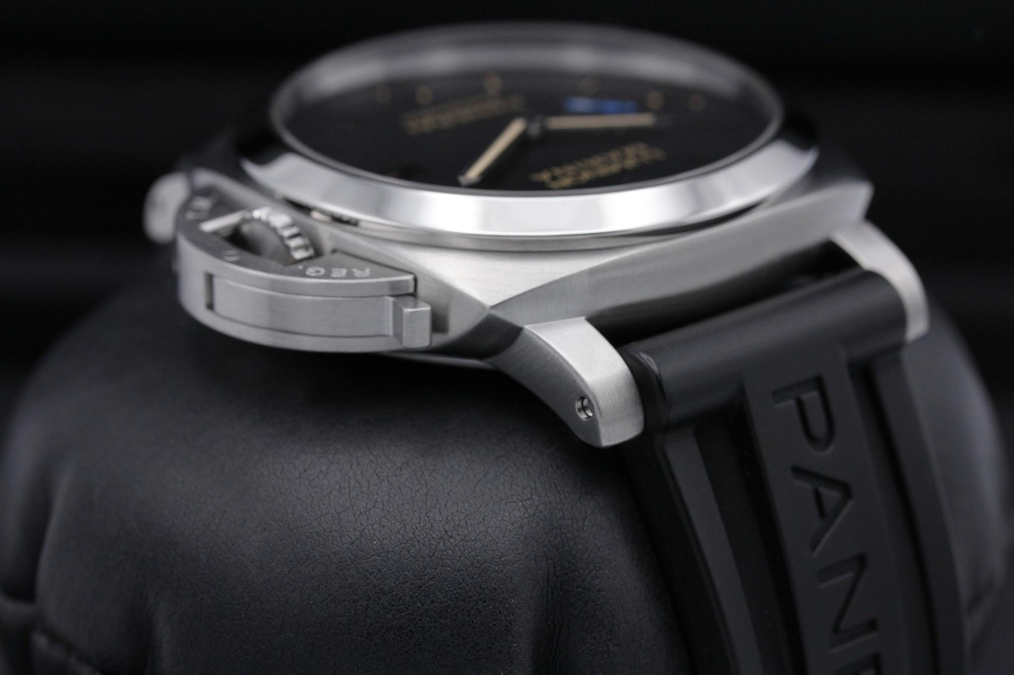 Watch Image 4