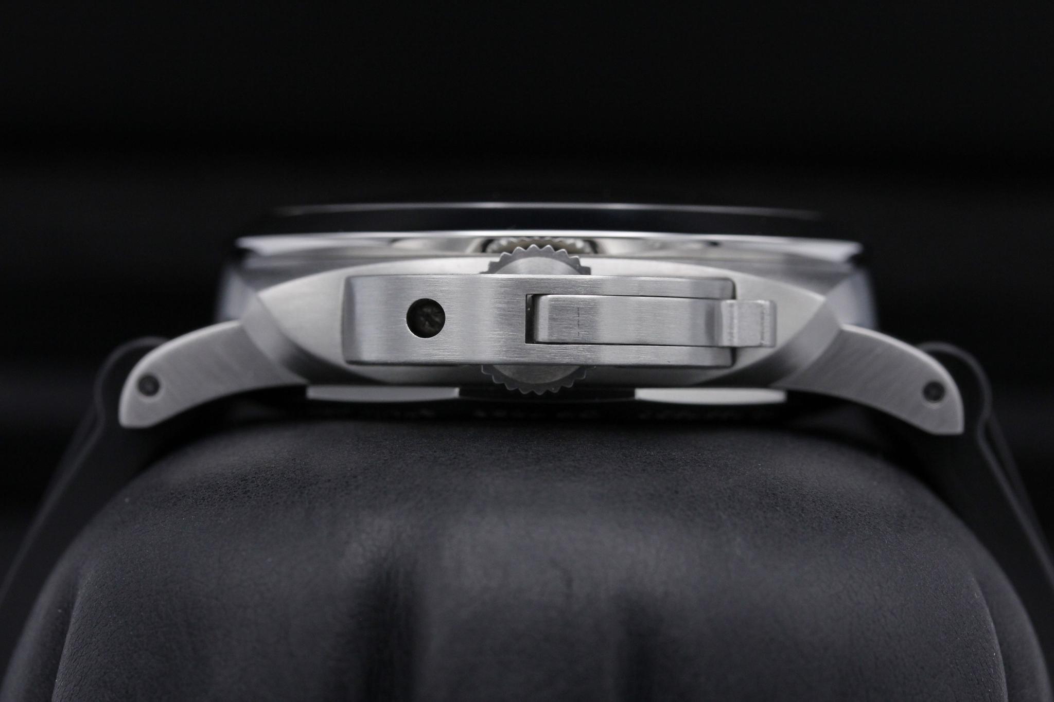 Watch Image 3