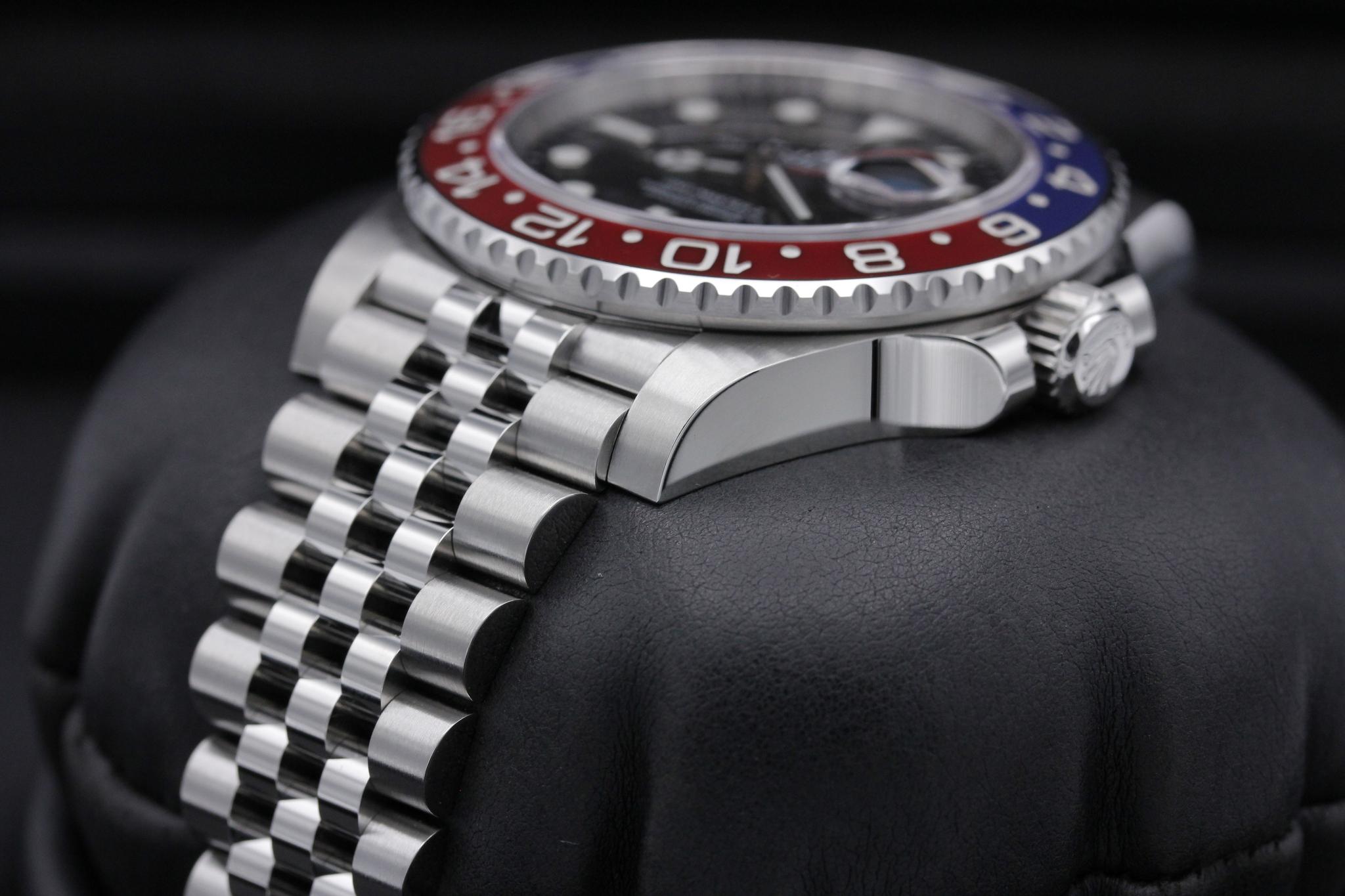 Watch Image 2