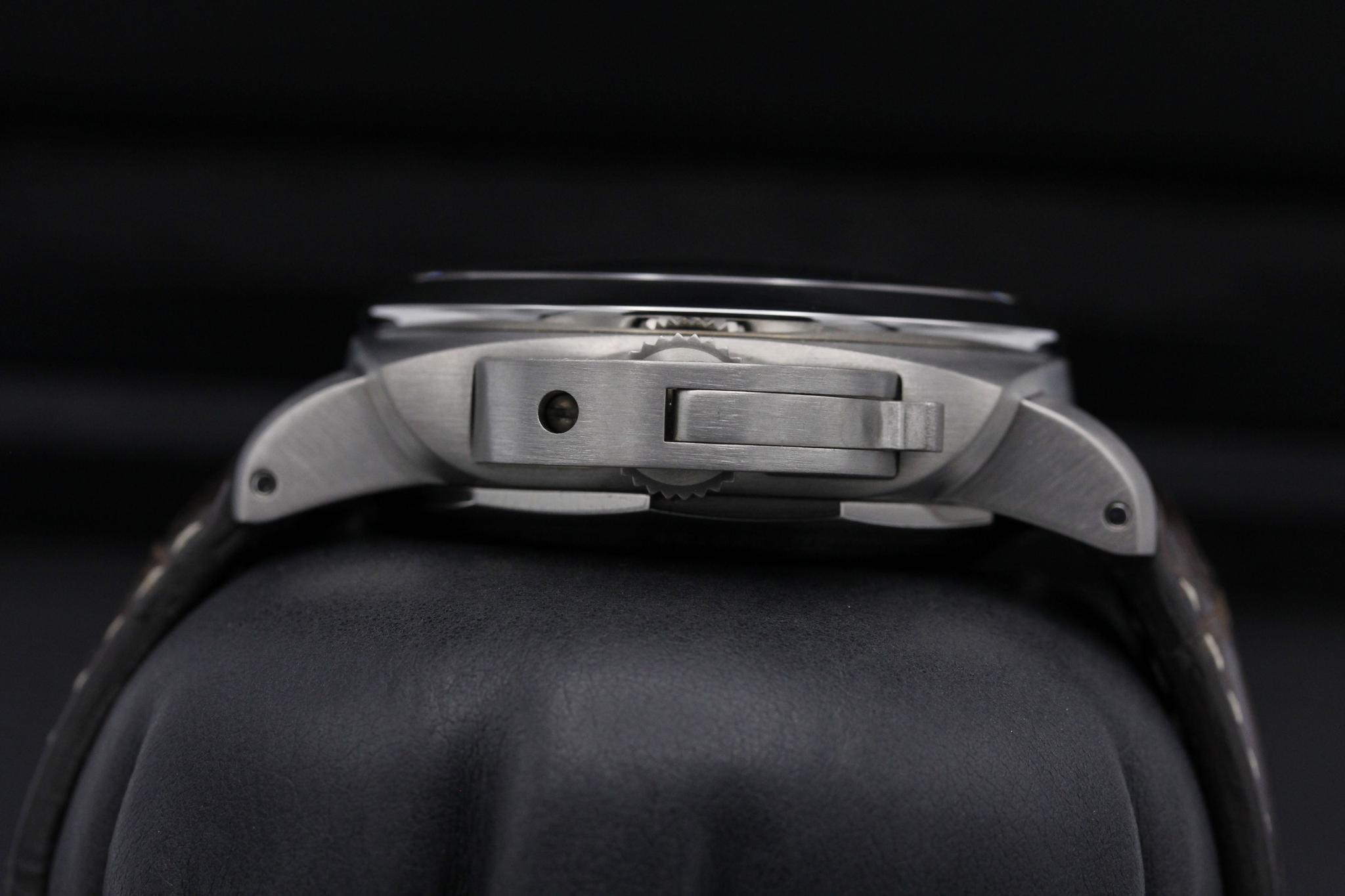 Watch Image 3