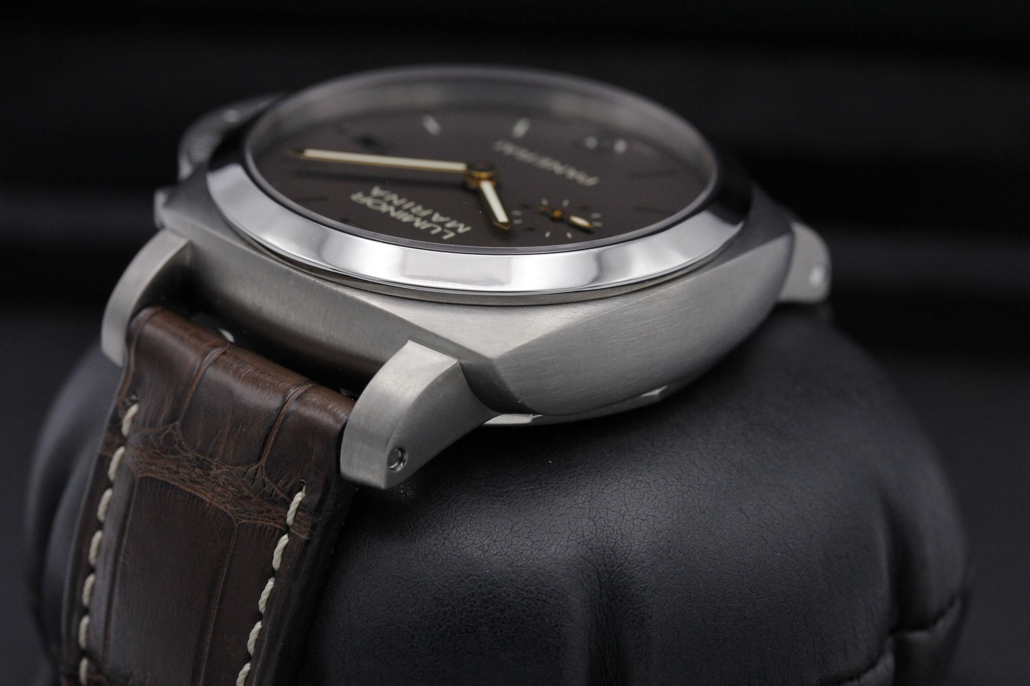 Watch Image 5