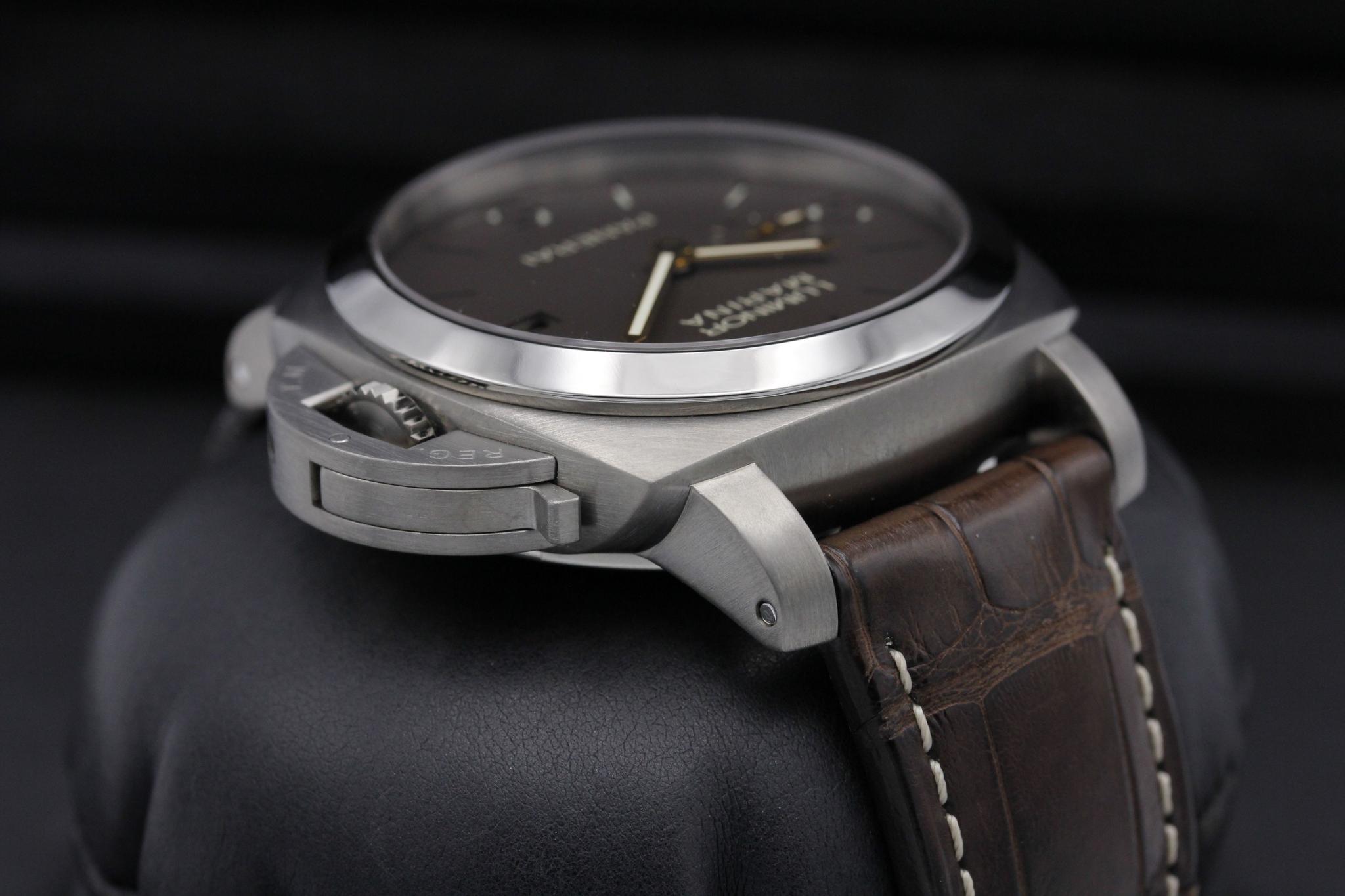 Watch Image 4