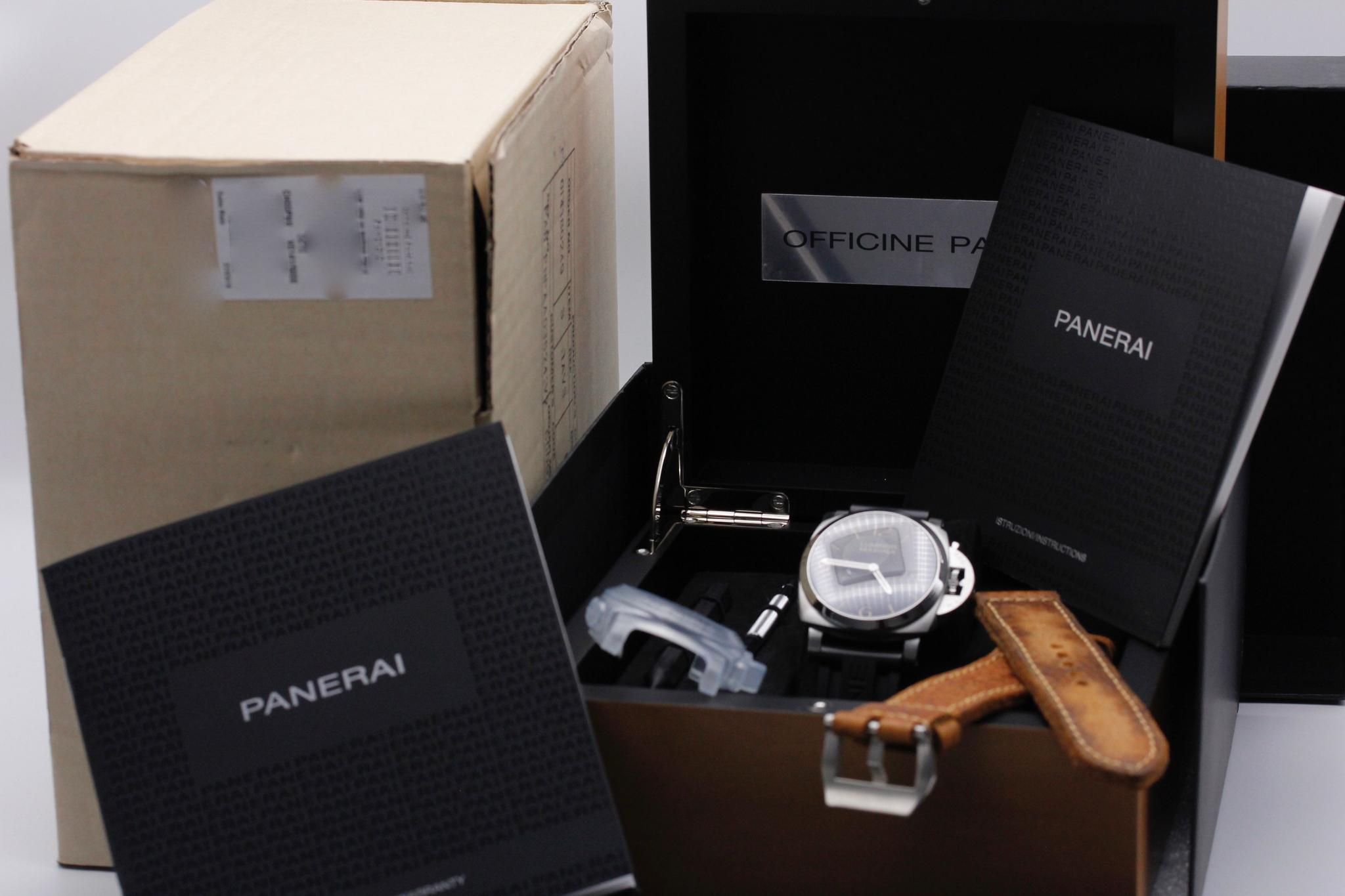 Watch Image 12