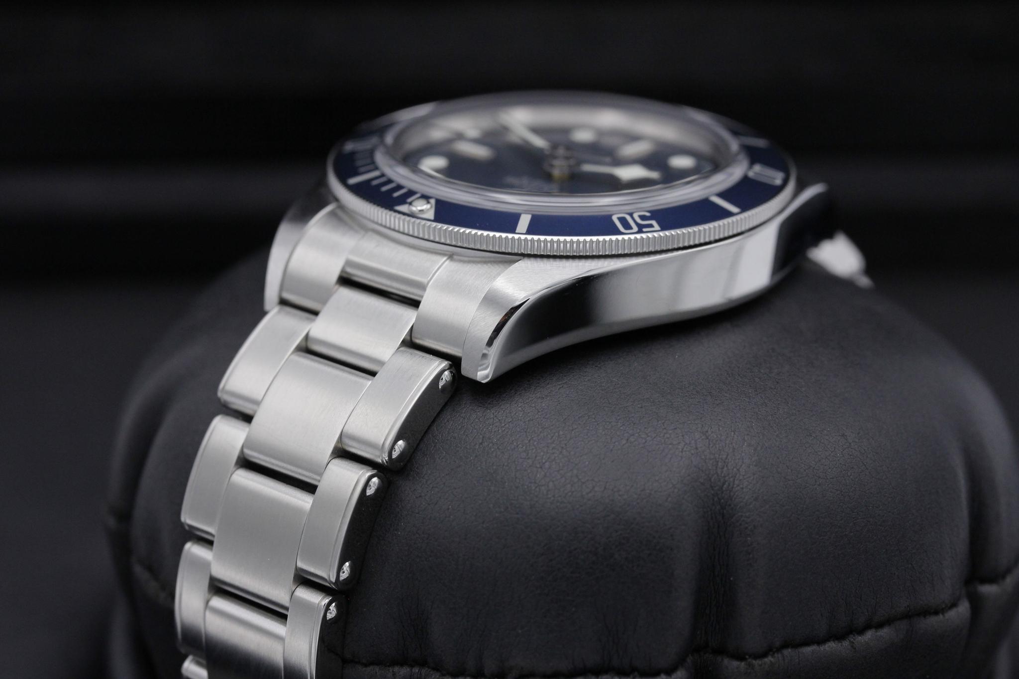 Watch Image 5