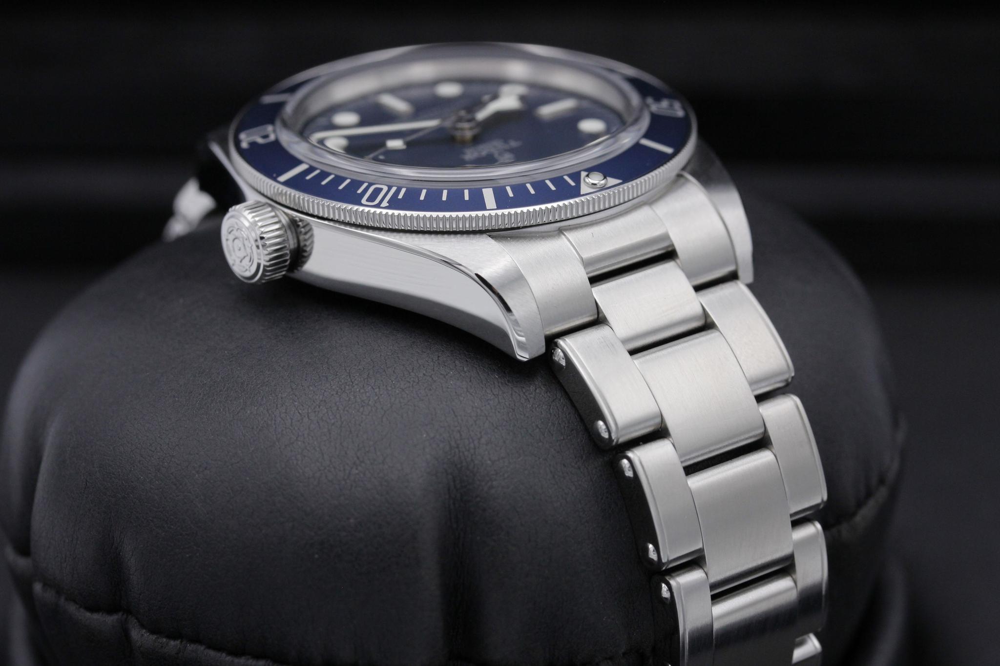 Watch Image 4