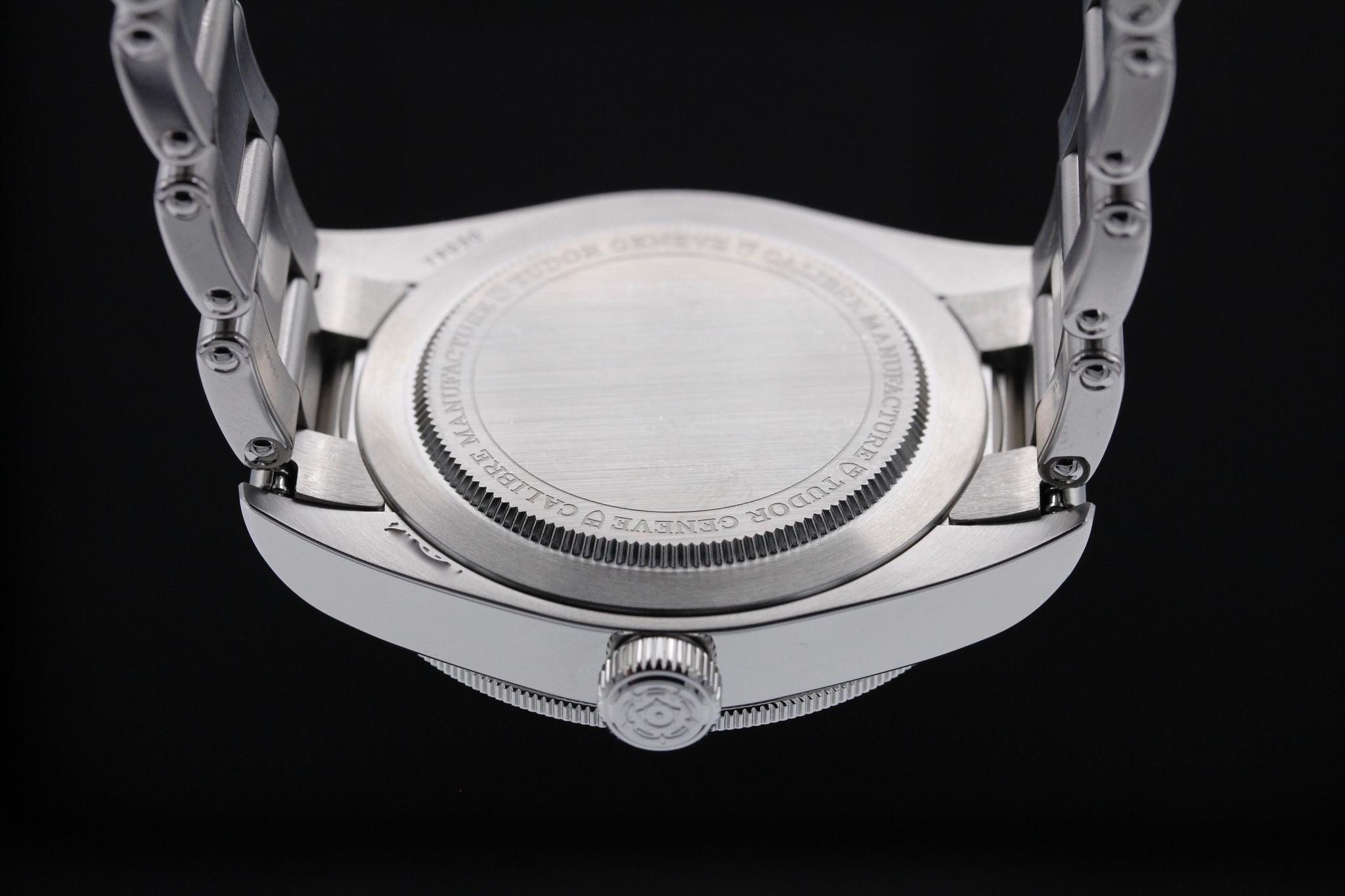 Watch Image 7