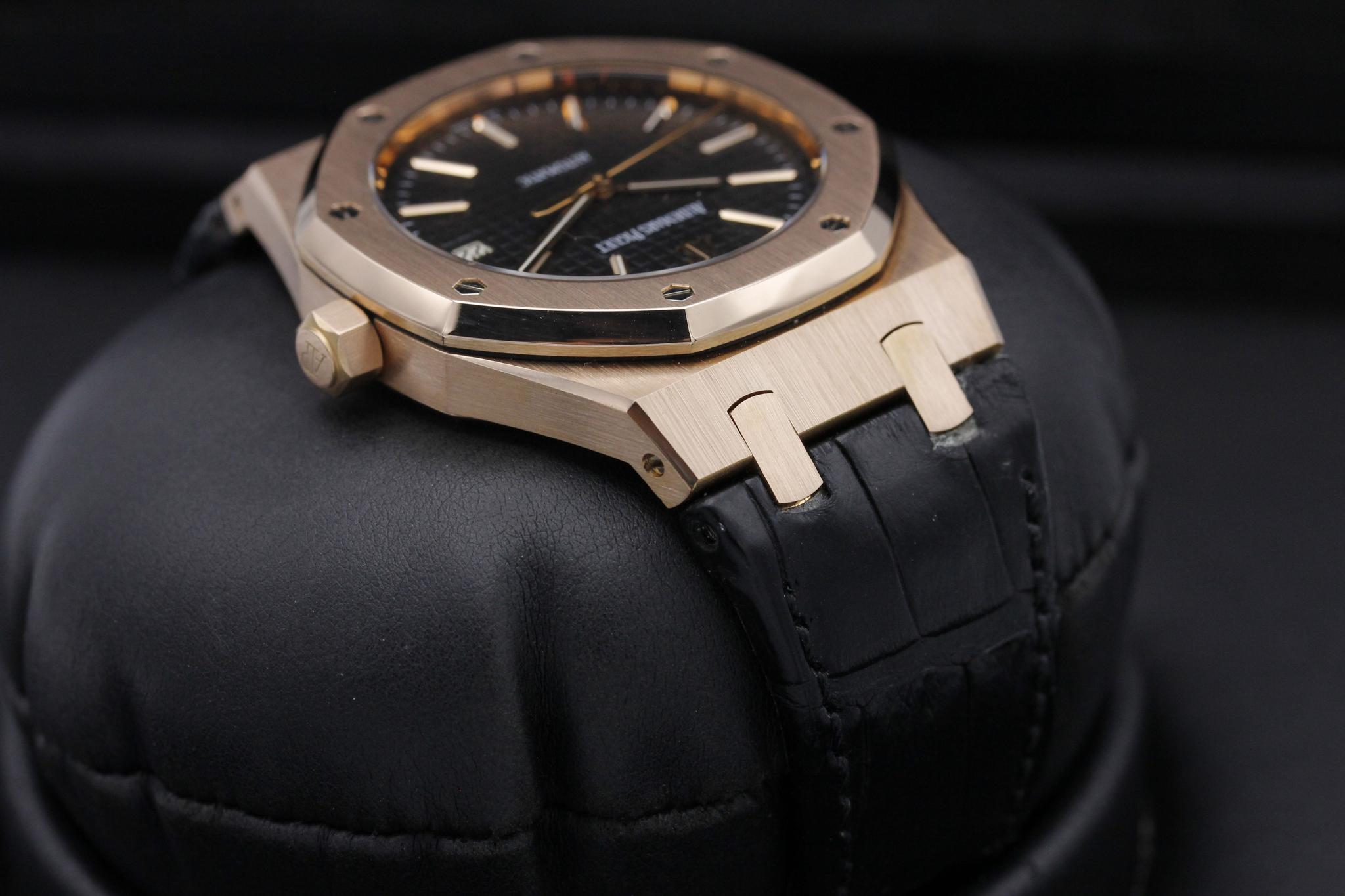 Watch Image 4