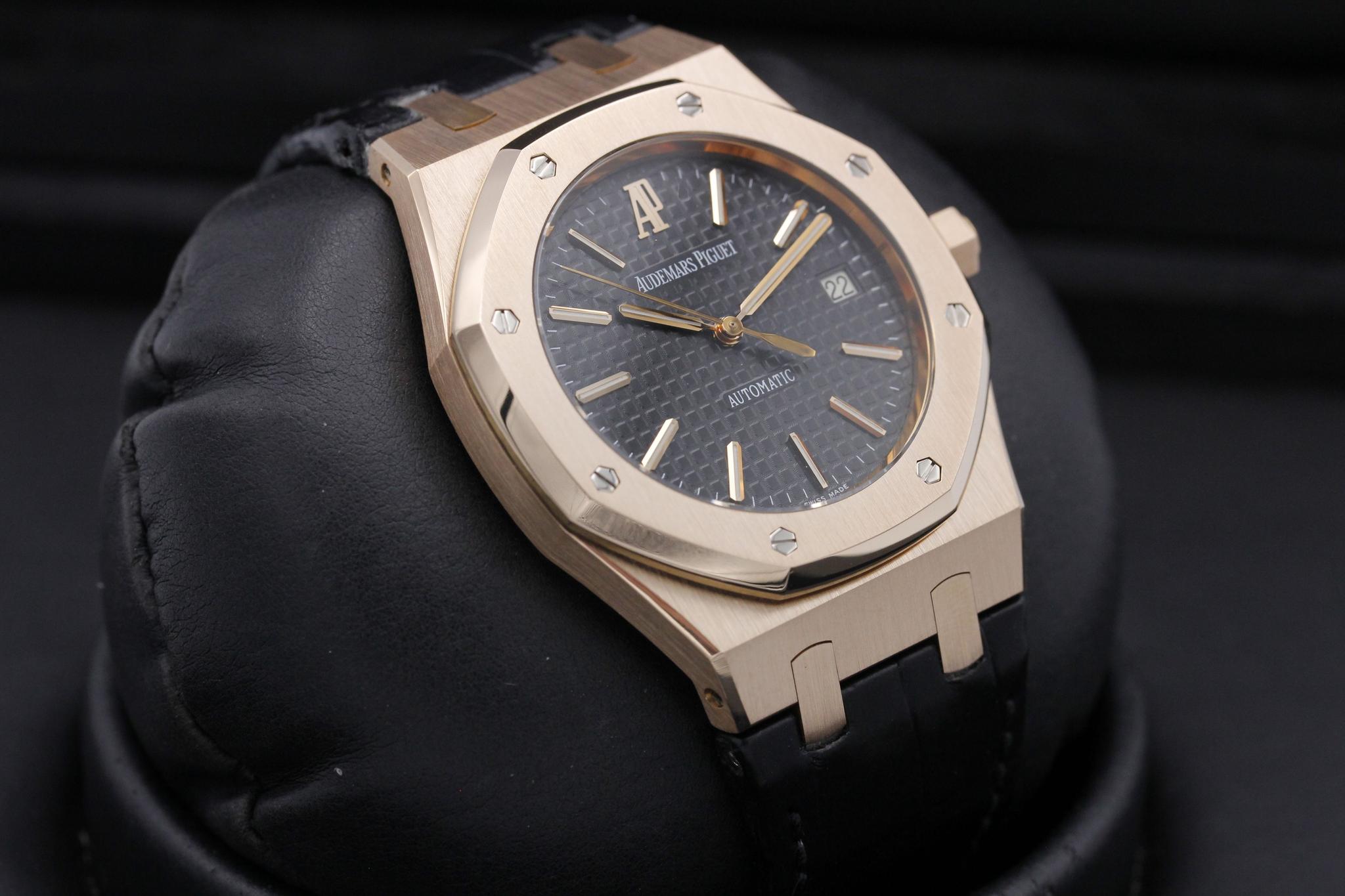 Watch Image 10