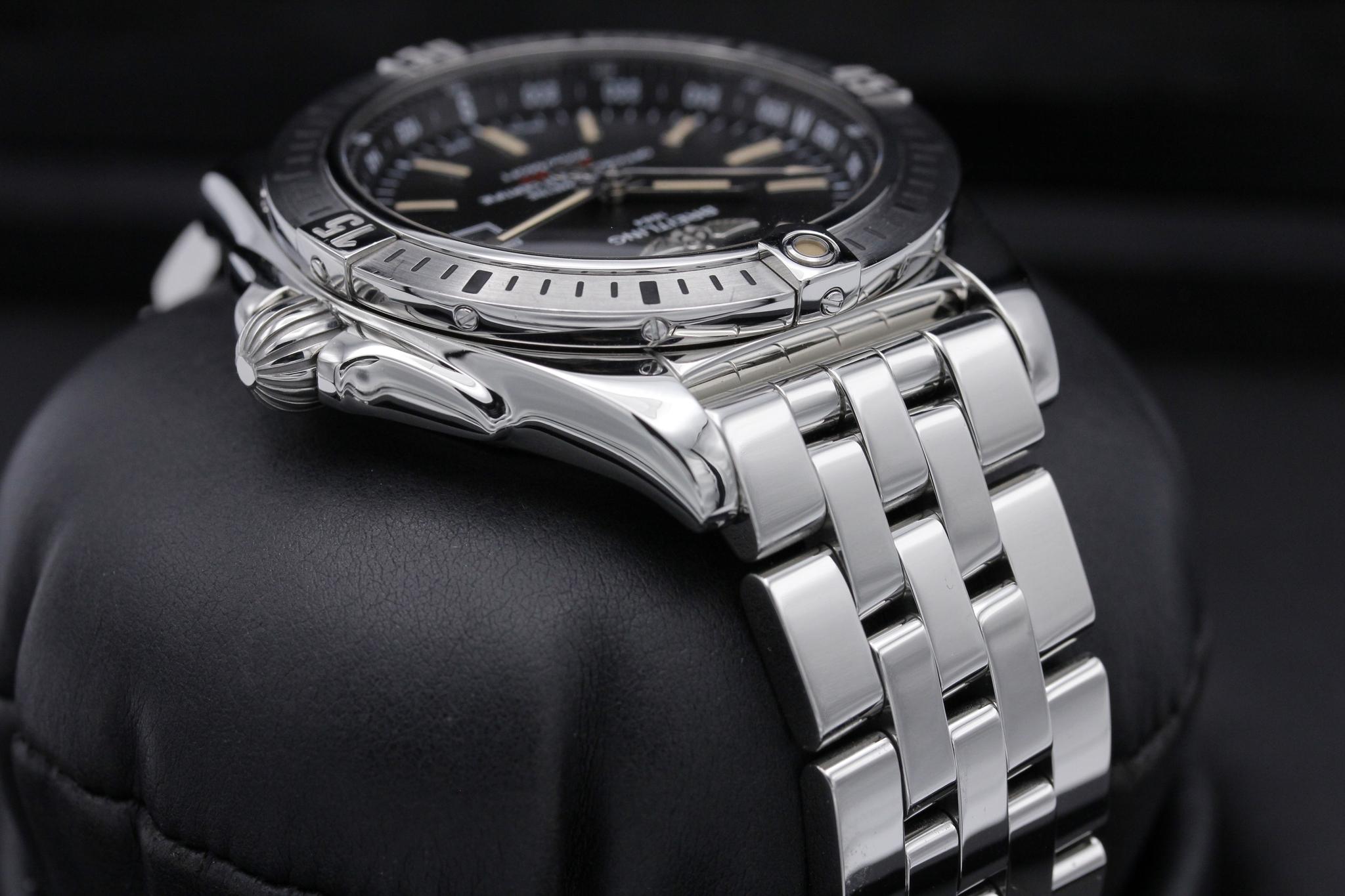 Watch Image 4