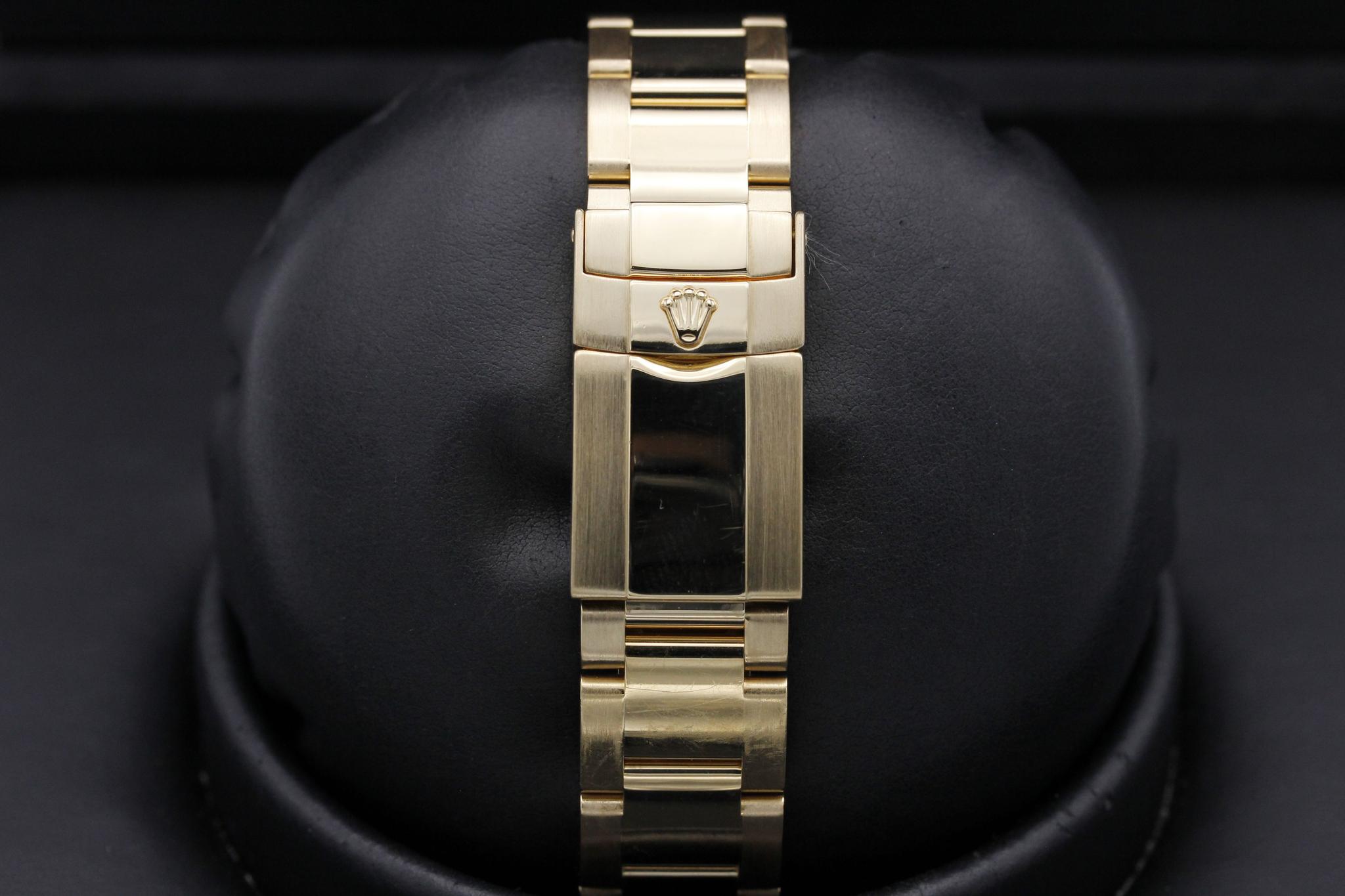 Watch Image 10