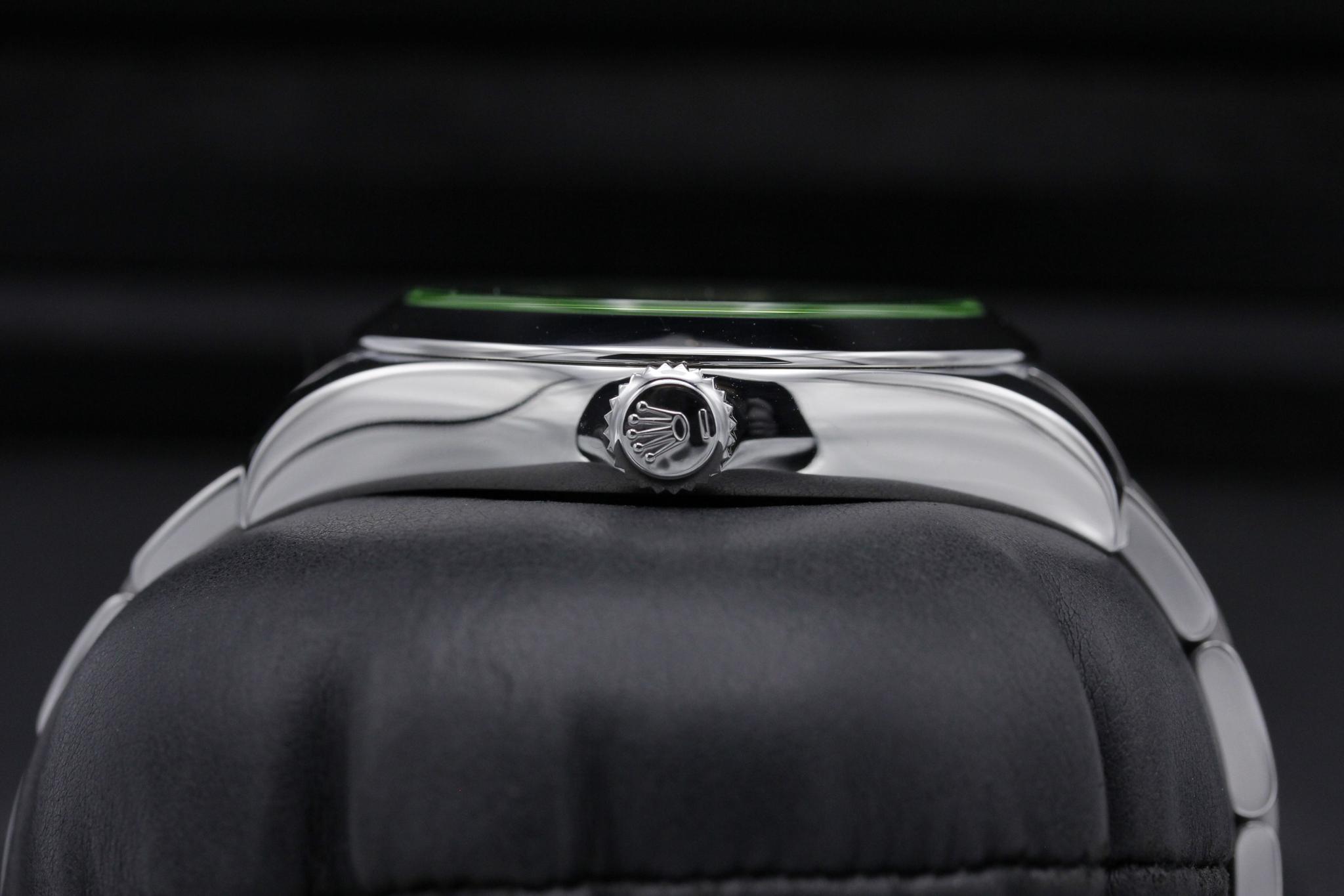Watch Image 3
