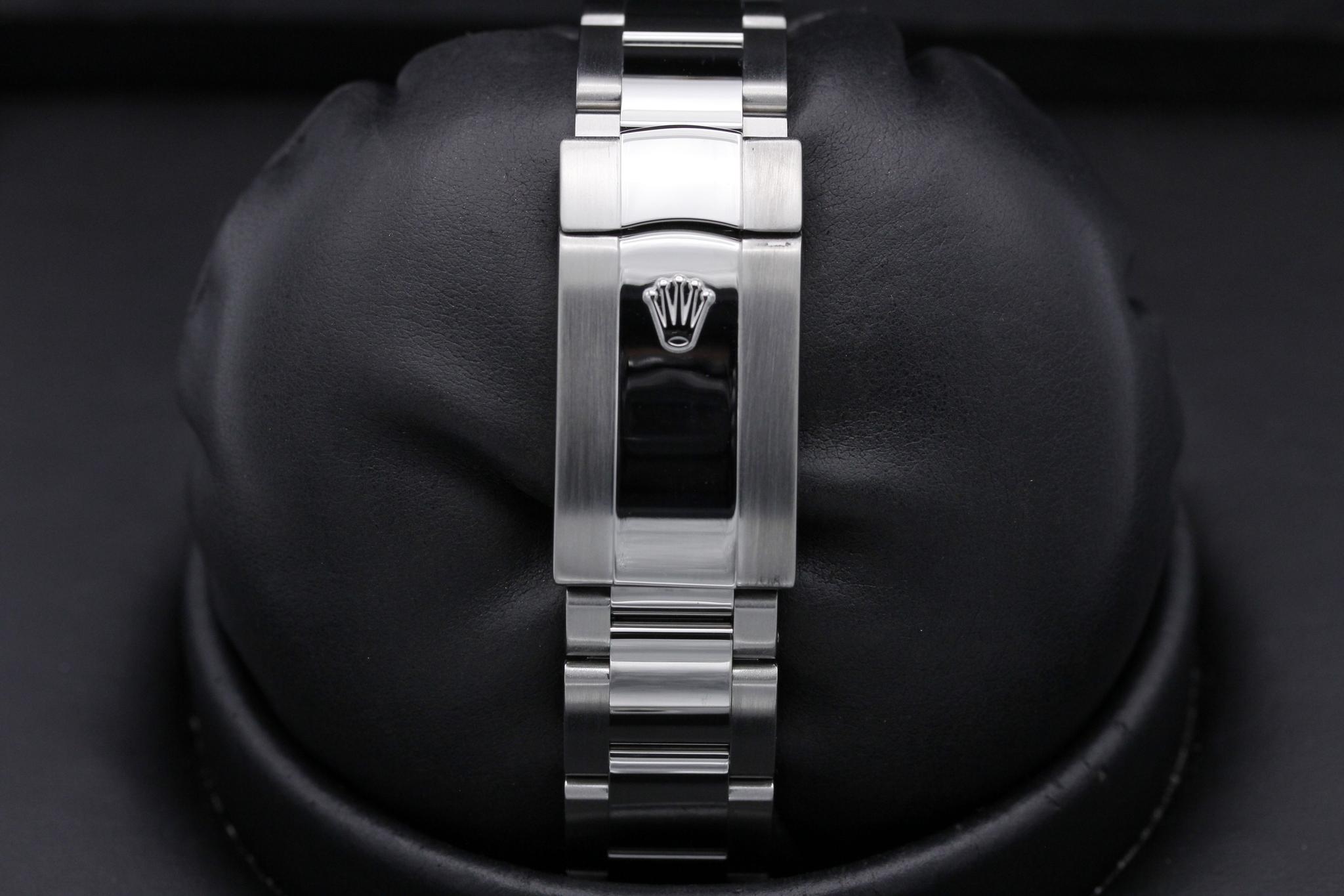 Watch Image 8